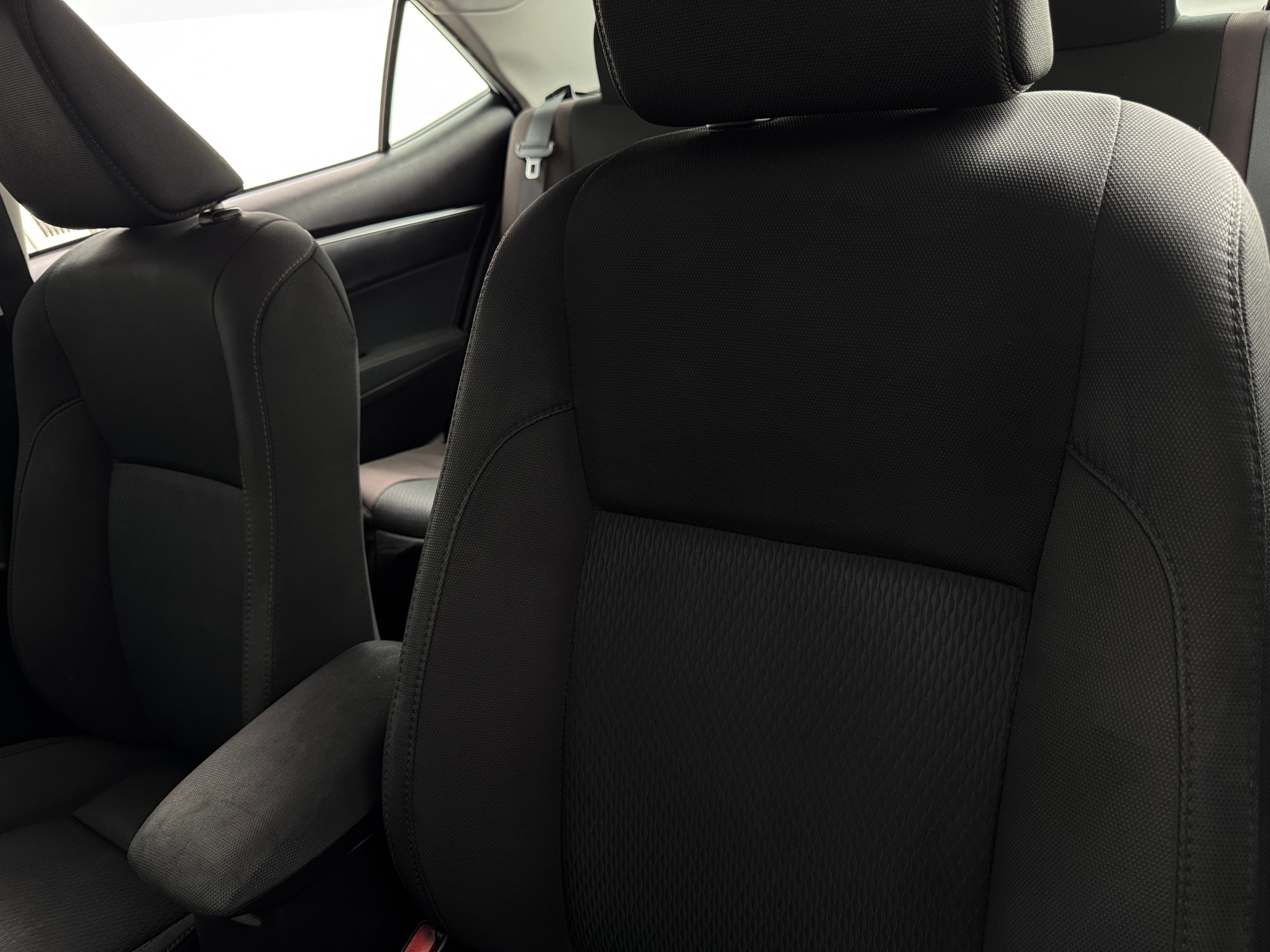 2018 Toyota Corolla LE 2