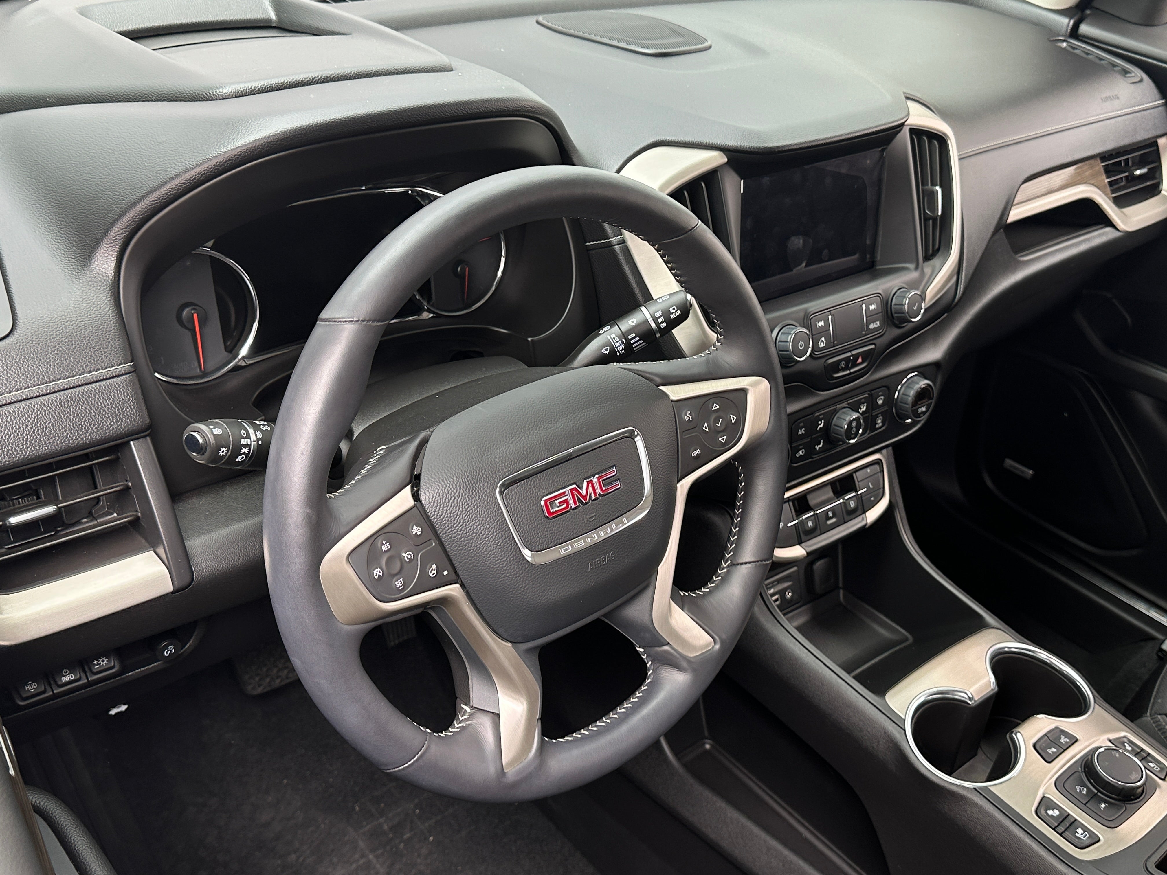 2022 GMC Terrain Denali 2