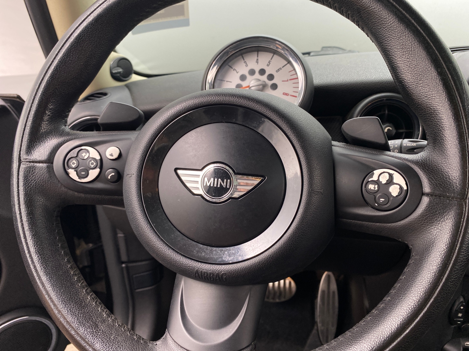 Thumbnail: 2013 MINI Cooper Hardtop - 4