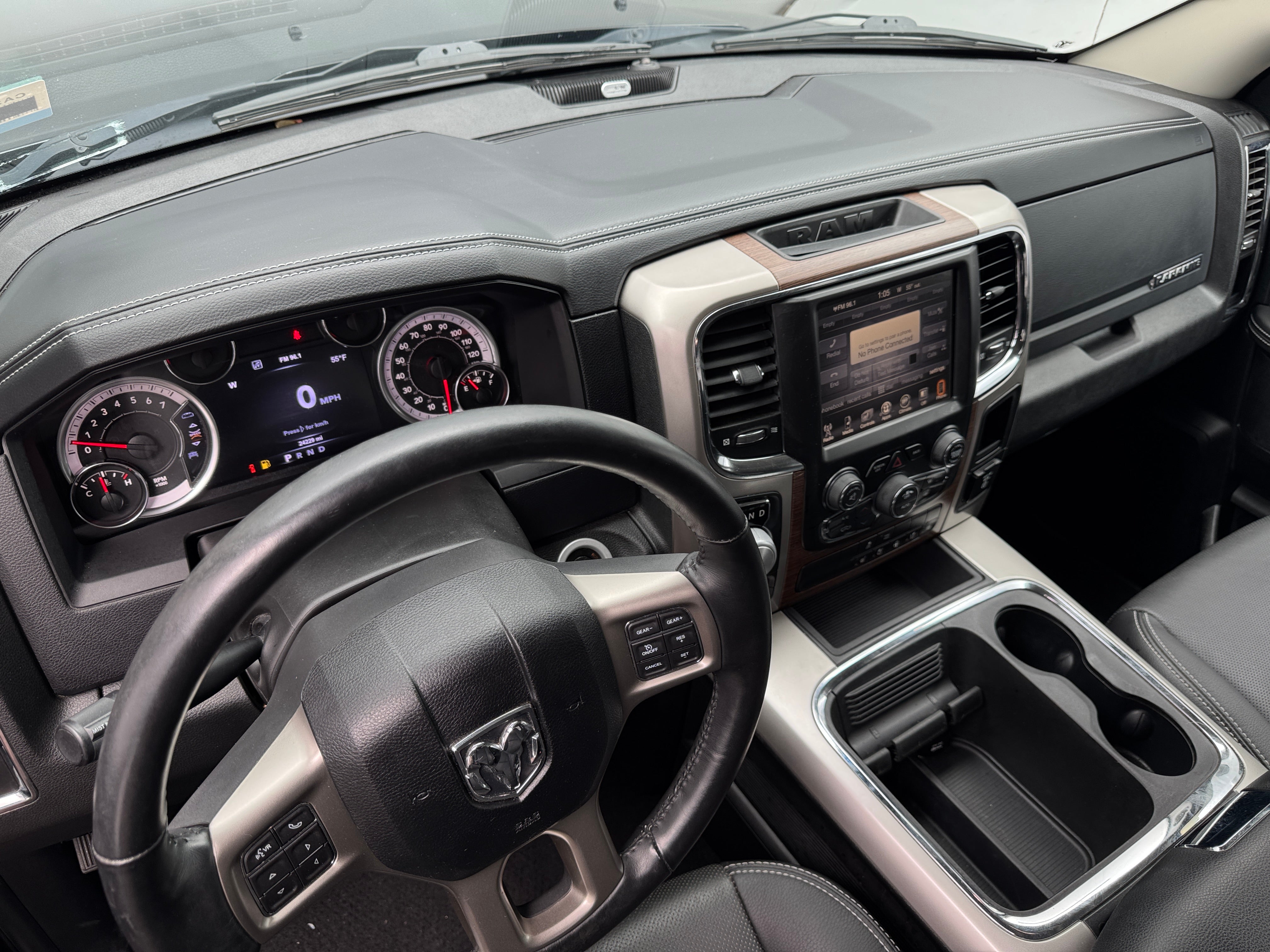 2017 RAM 1500 Laramie 2