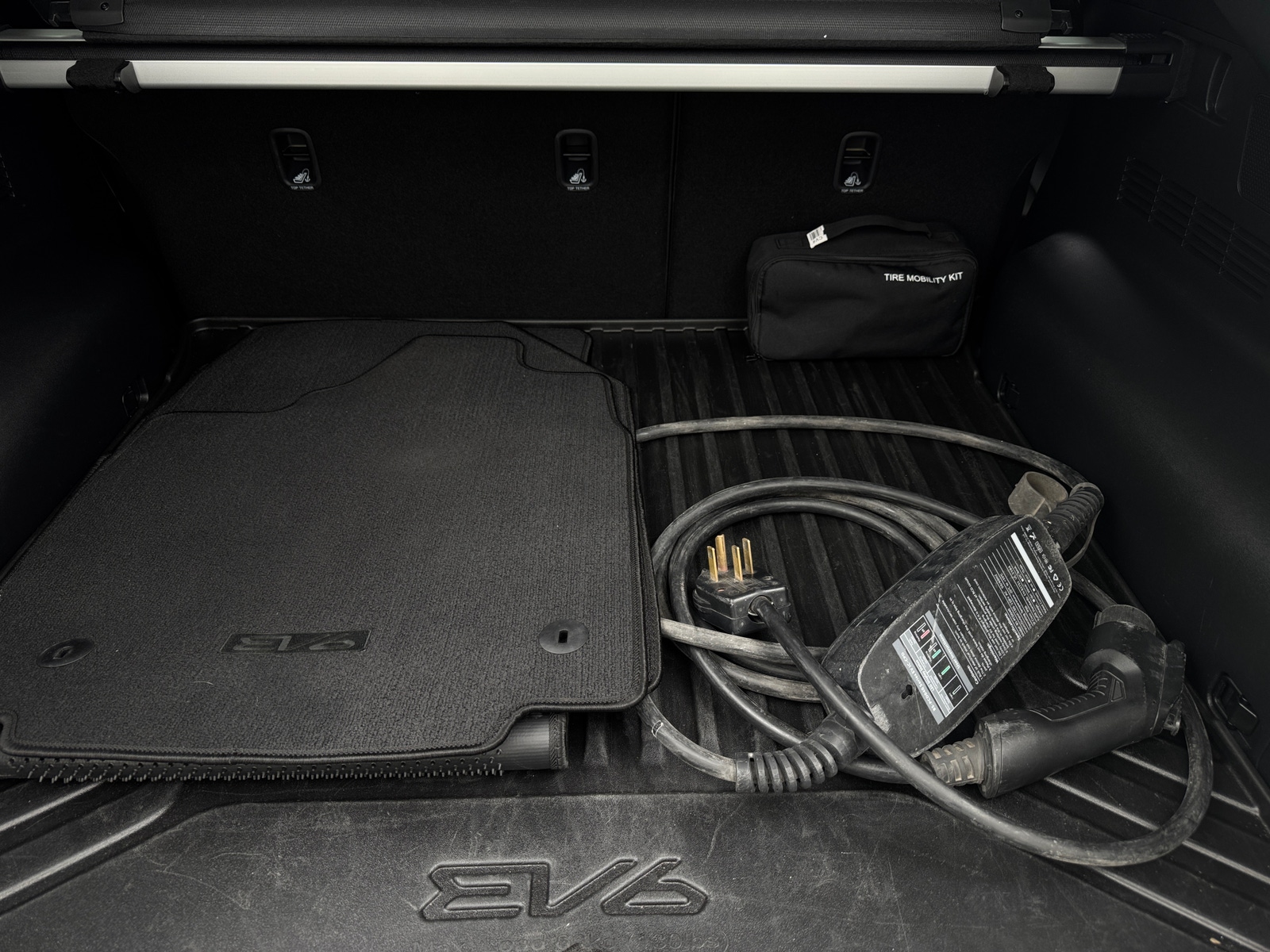 Thumbnail: 2022 Kia EV6 - 6