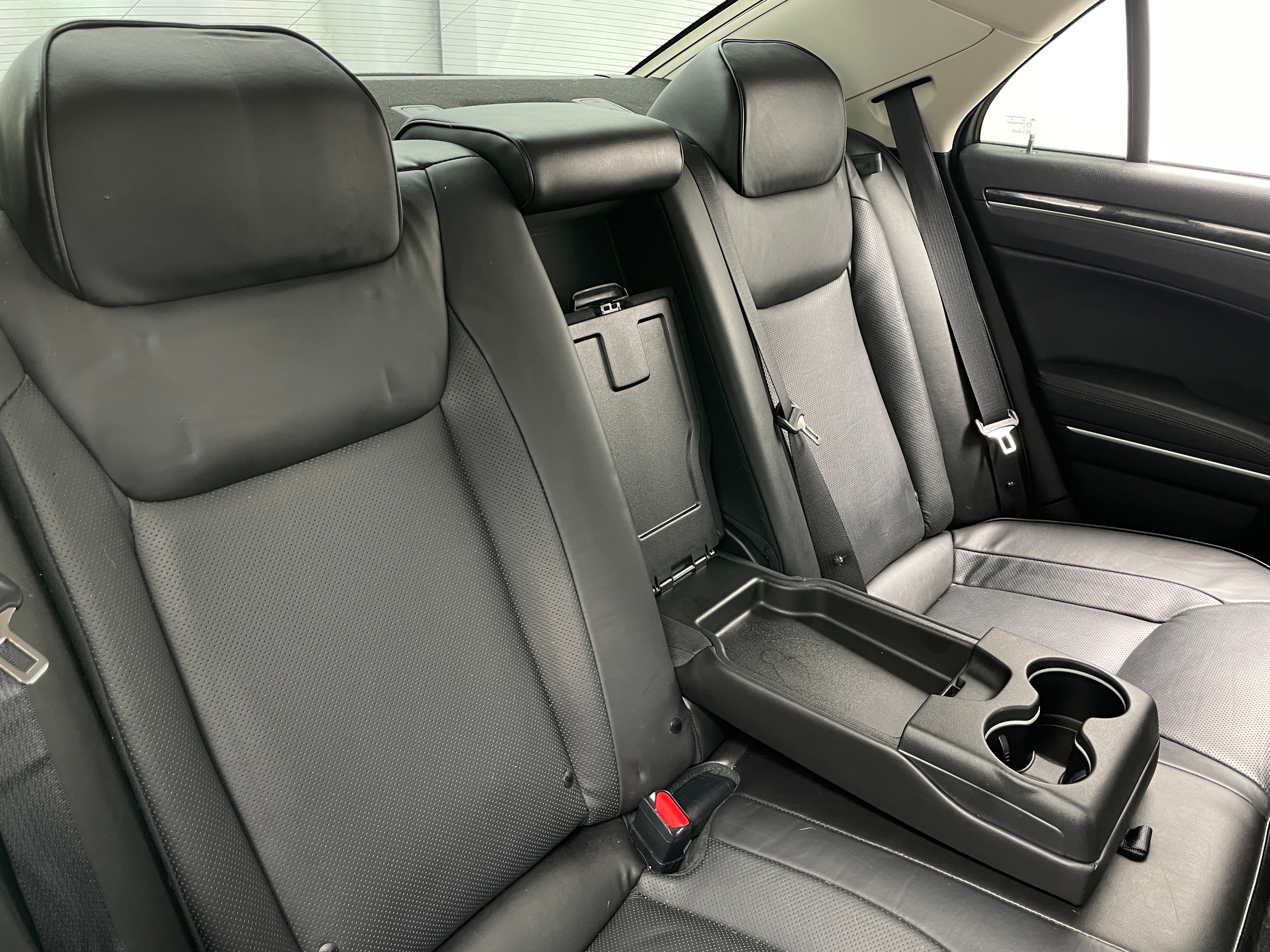 2022 Chrysler 300 Touring 5