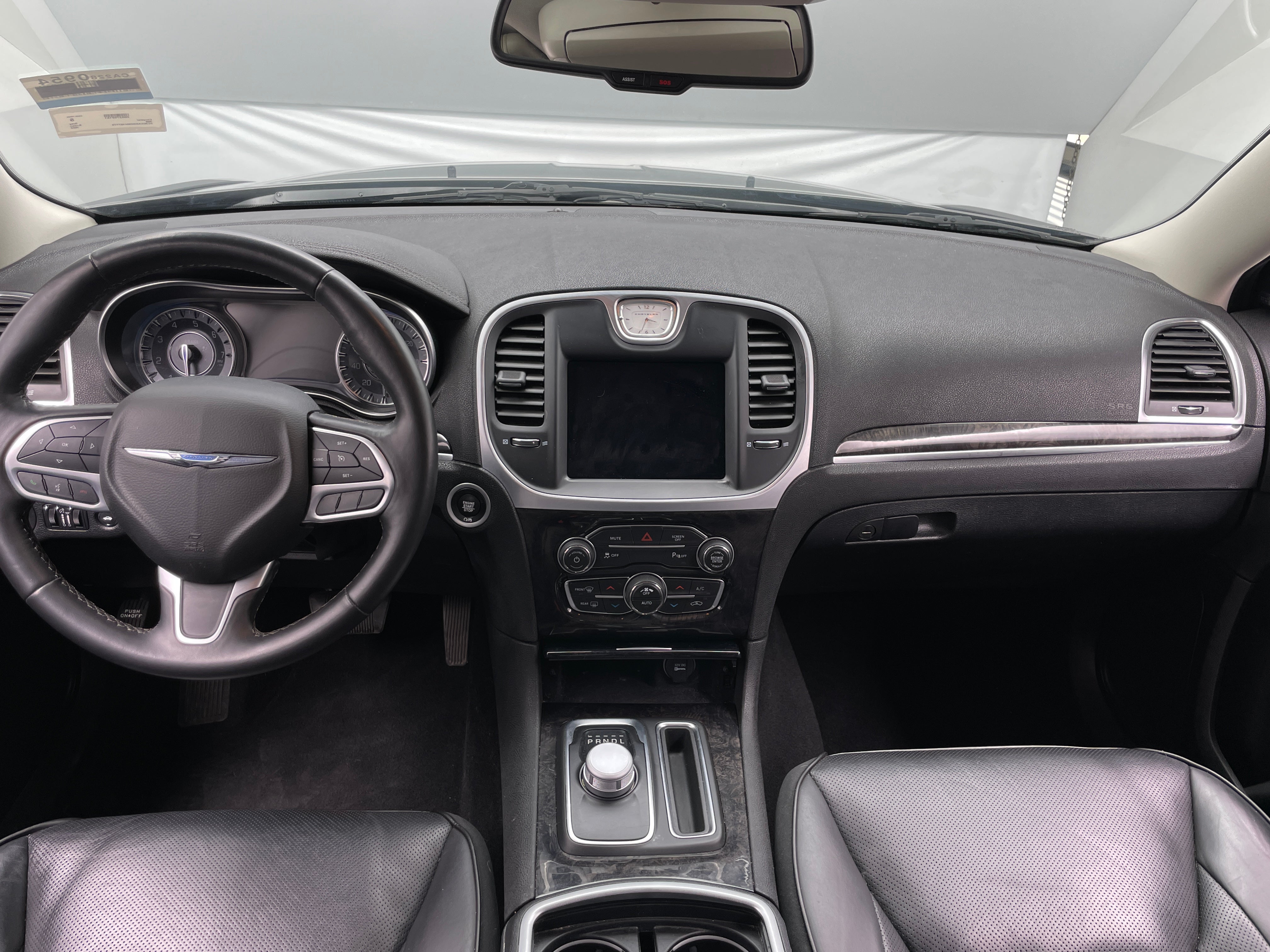 2022 Chrysler 300 Touring 2