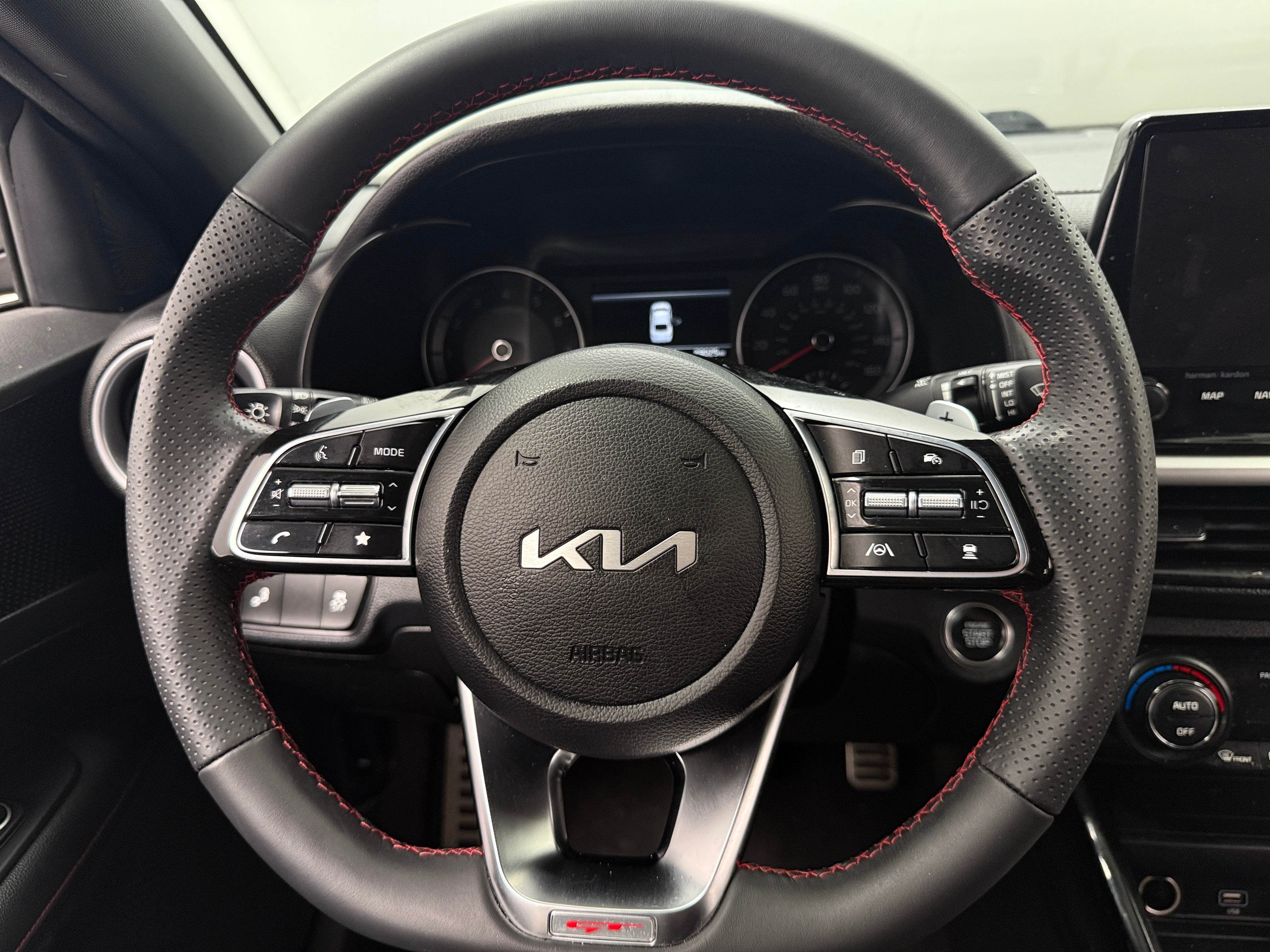 2023 Kia Forte GT 4