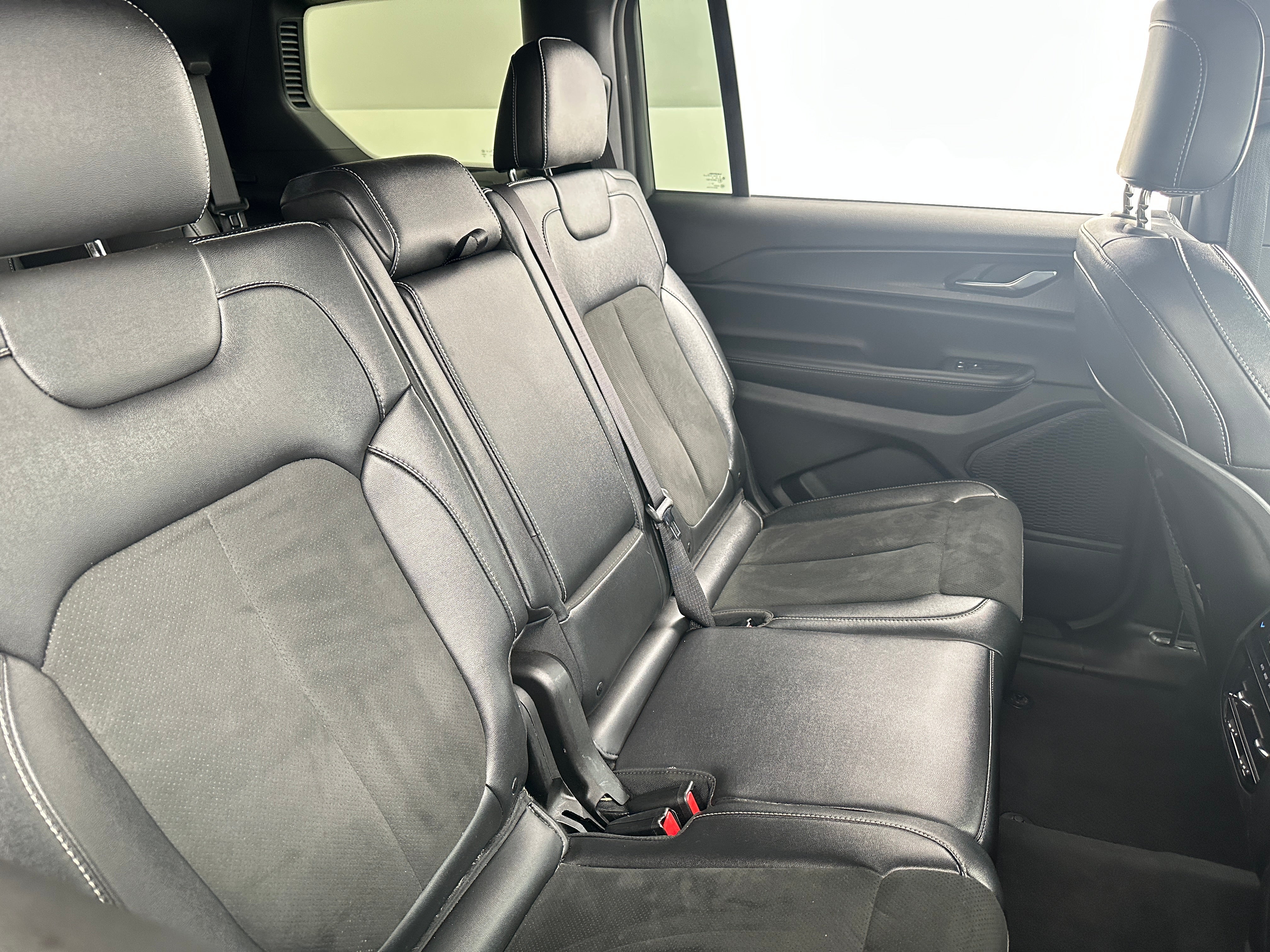 2024 Jeep Grand Cherokee L Altitude 5