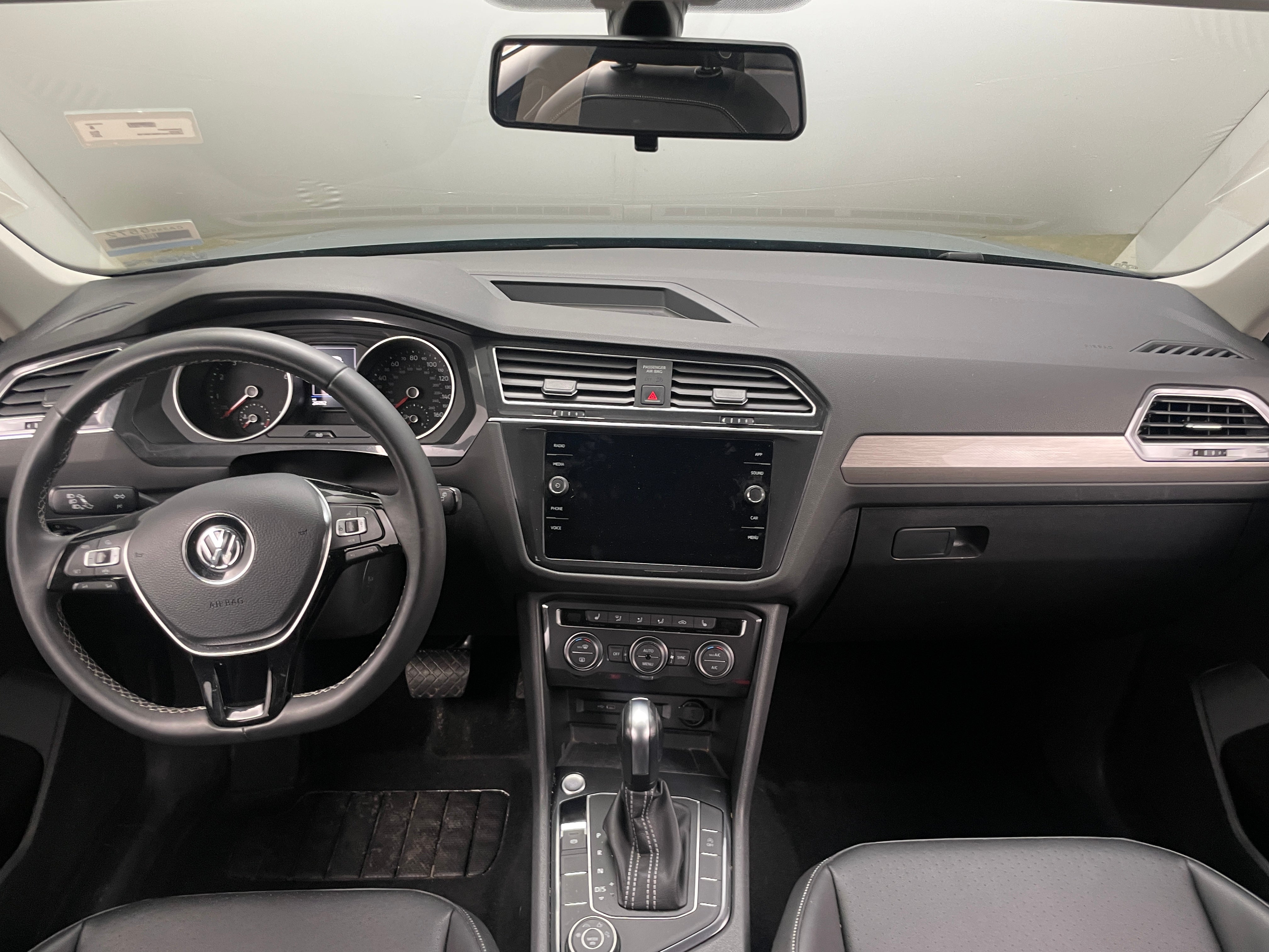 2021 Volkswagen Tiguan SE 2