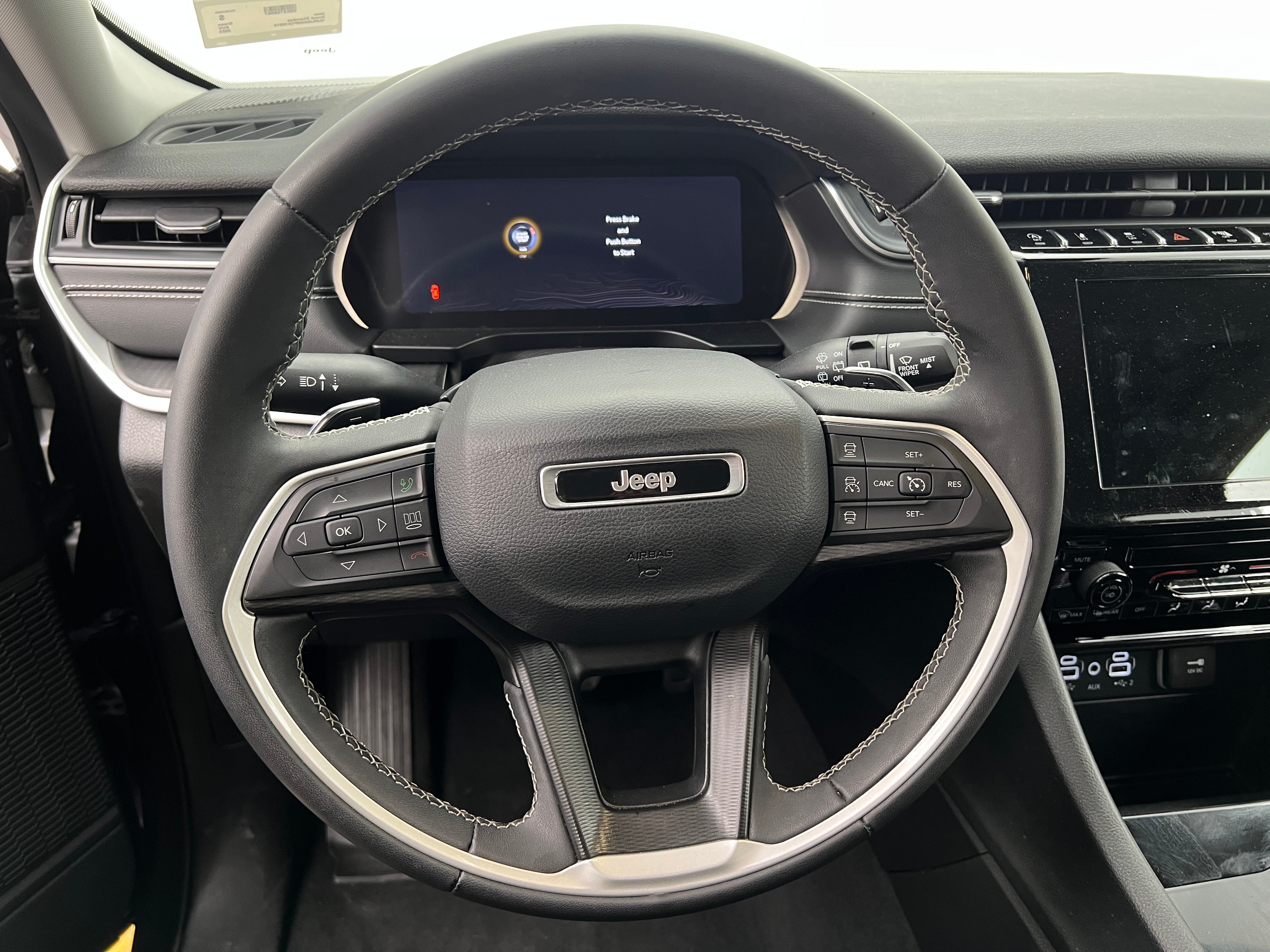 2023 Jeep Grand Cherokee Laredo 5