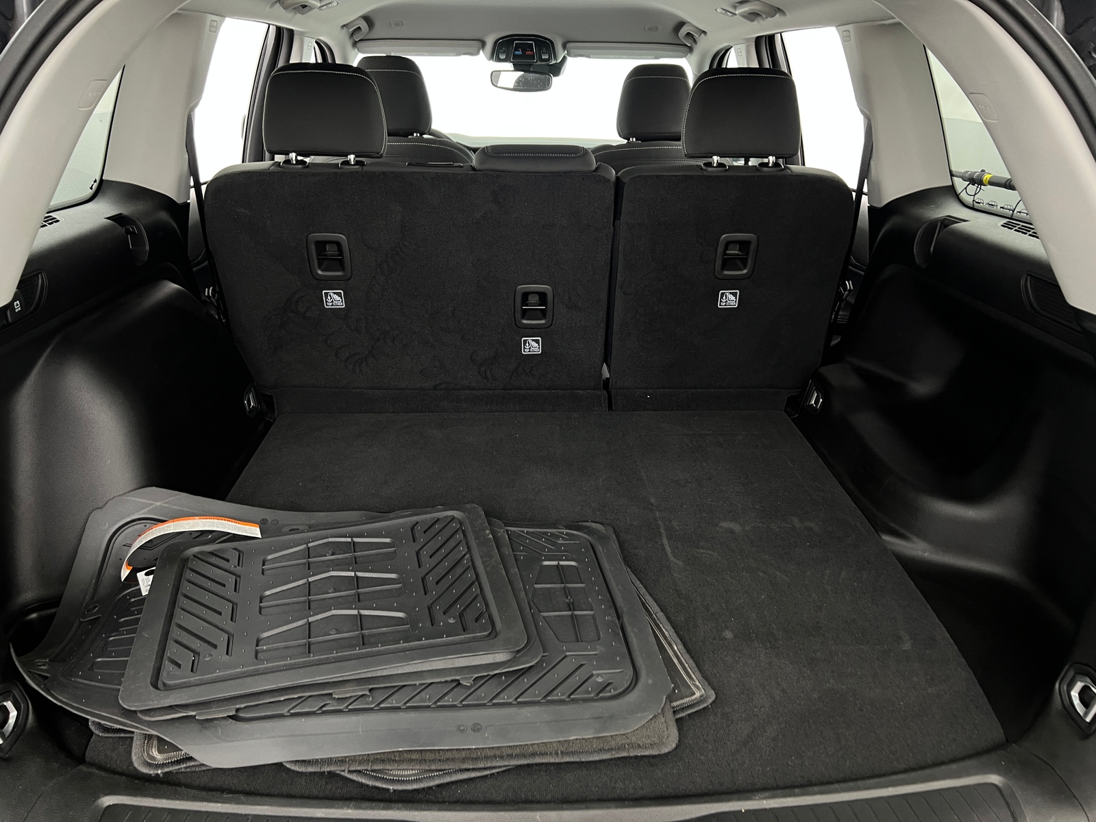 Thumbnail: 2023 Jeep Grand Cherokee - 7