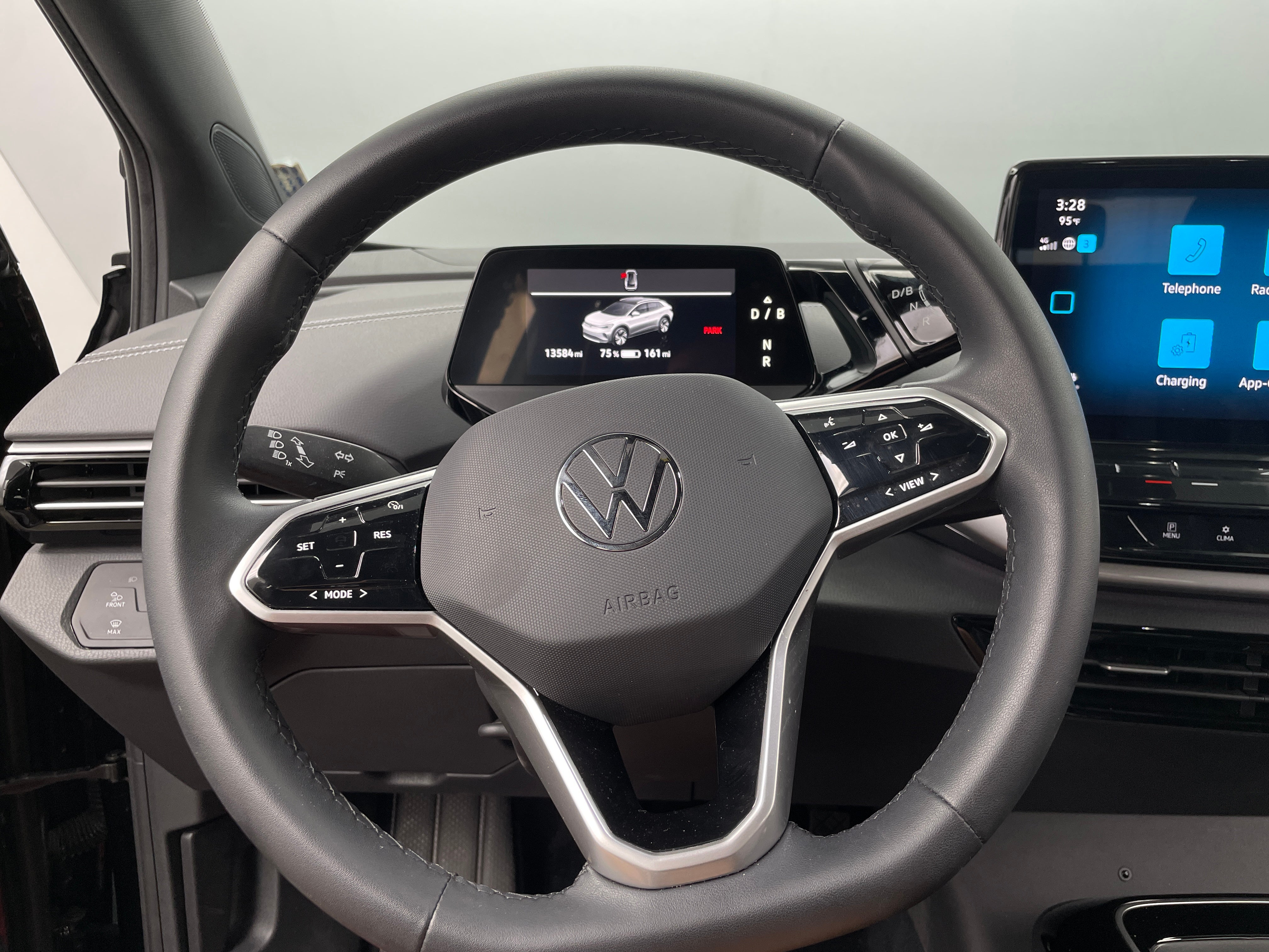 2023 Volkswagen ID.4 Pro S 4