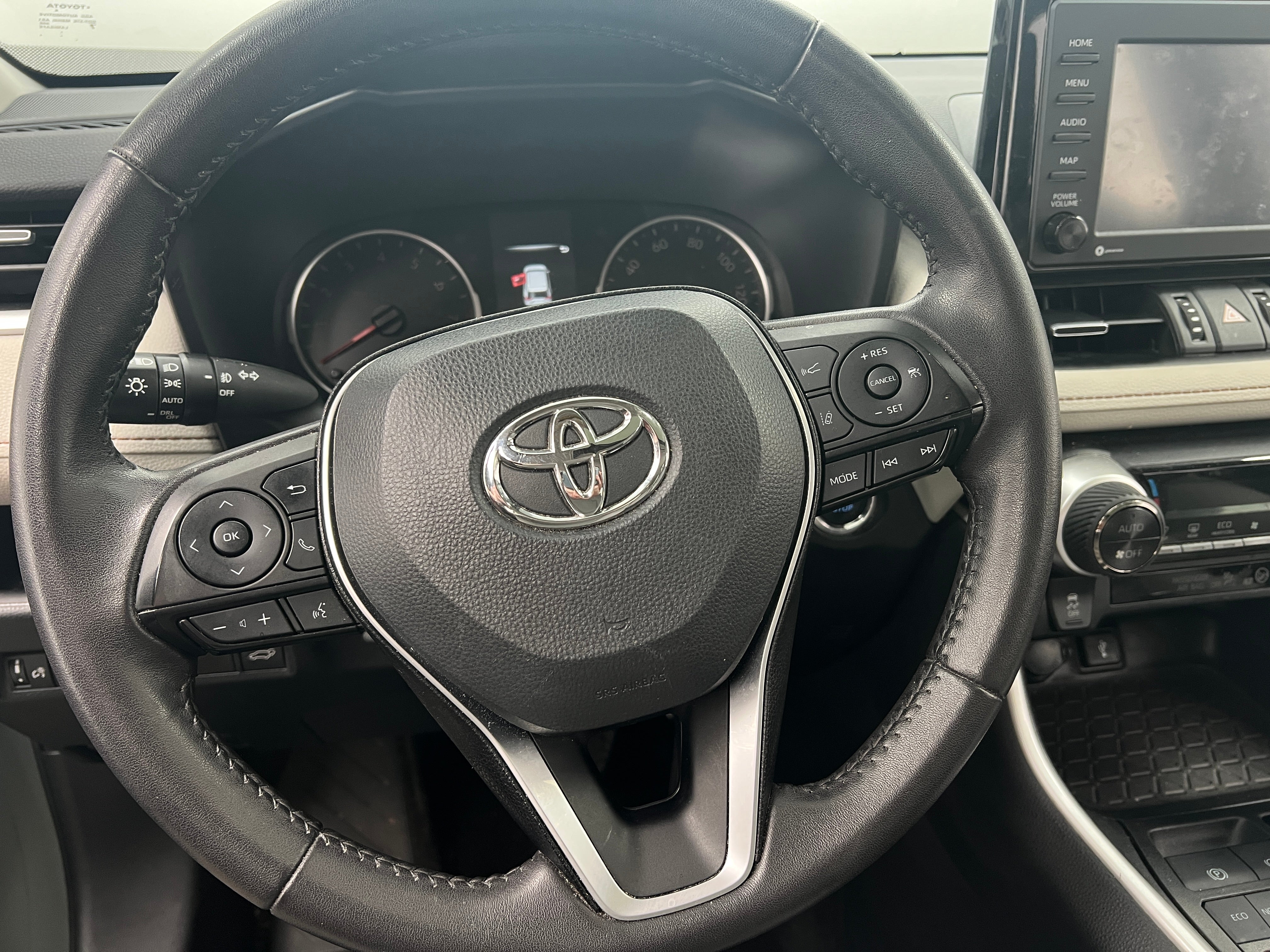 2022 Toyota RAV4 XLE Premium 5