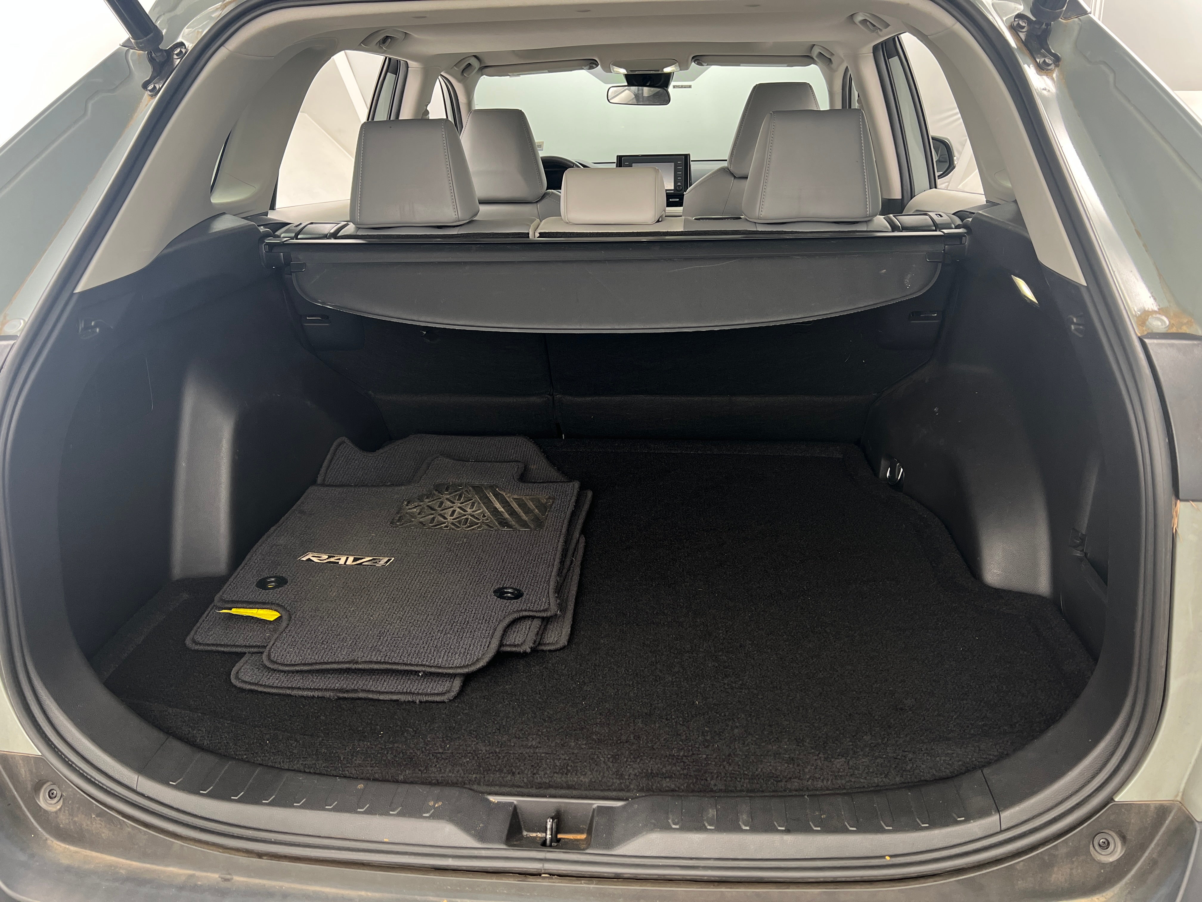 2022 Toyota RAV4 XLE Premium 7