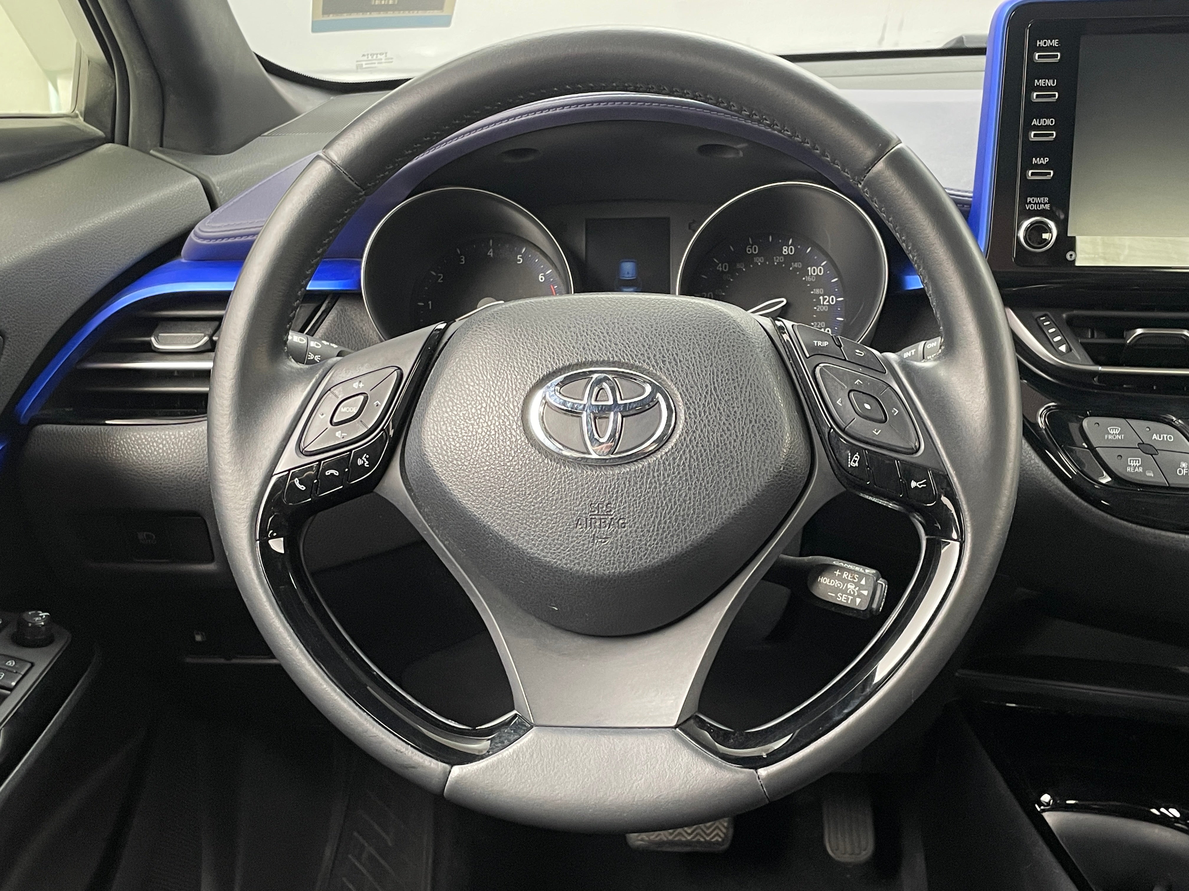 2020 Toyota C-HR XLE 5
