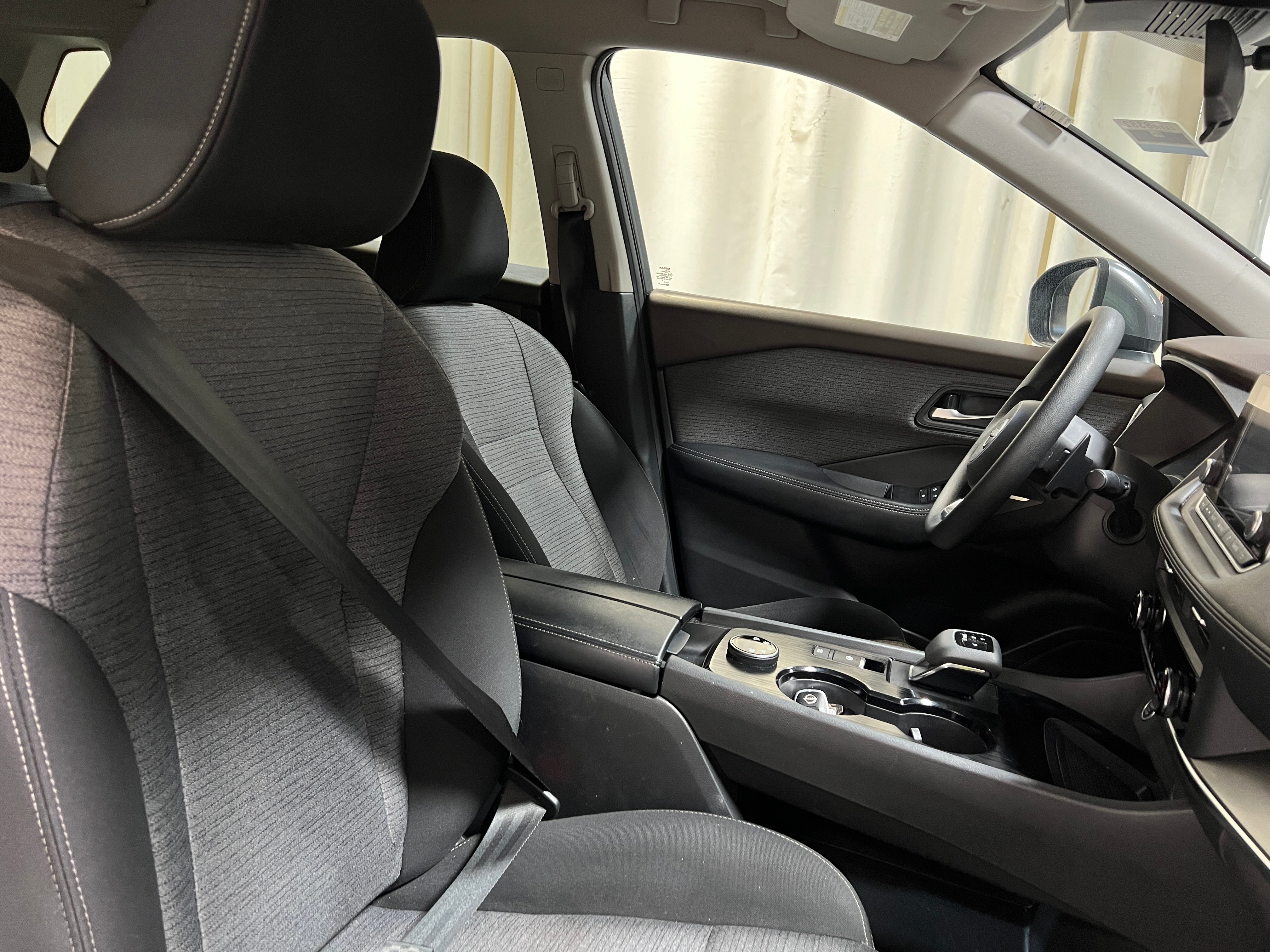 2023 Nissan Rogue SV 2