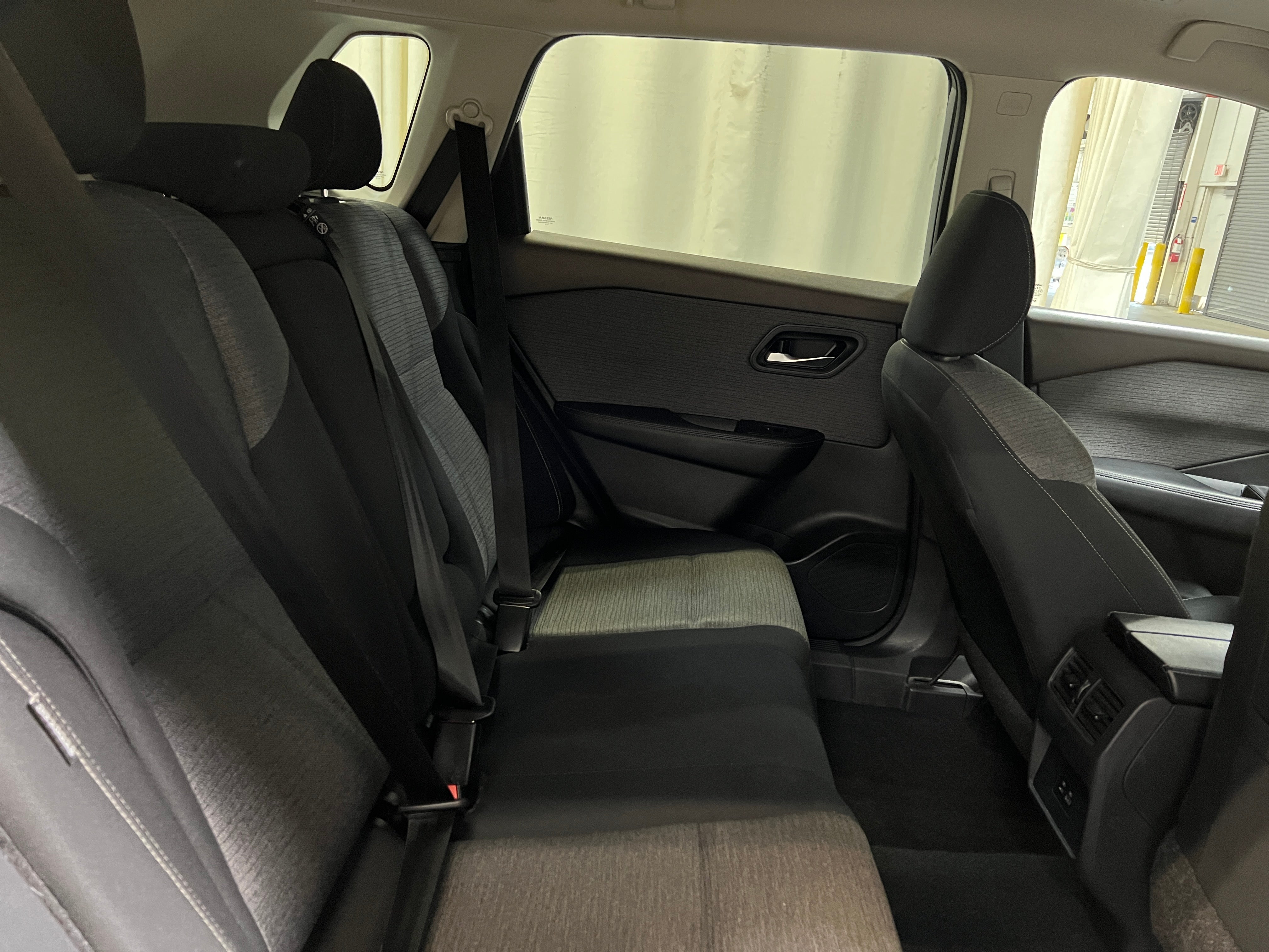 2023 Nissan Rogue SV 6