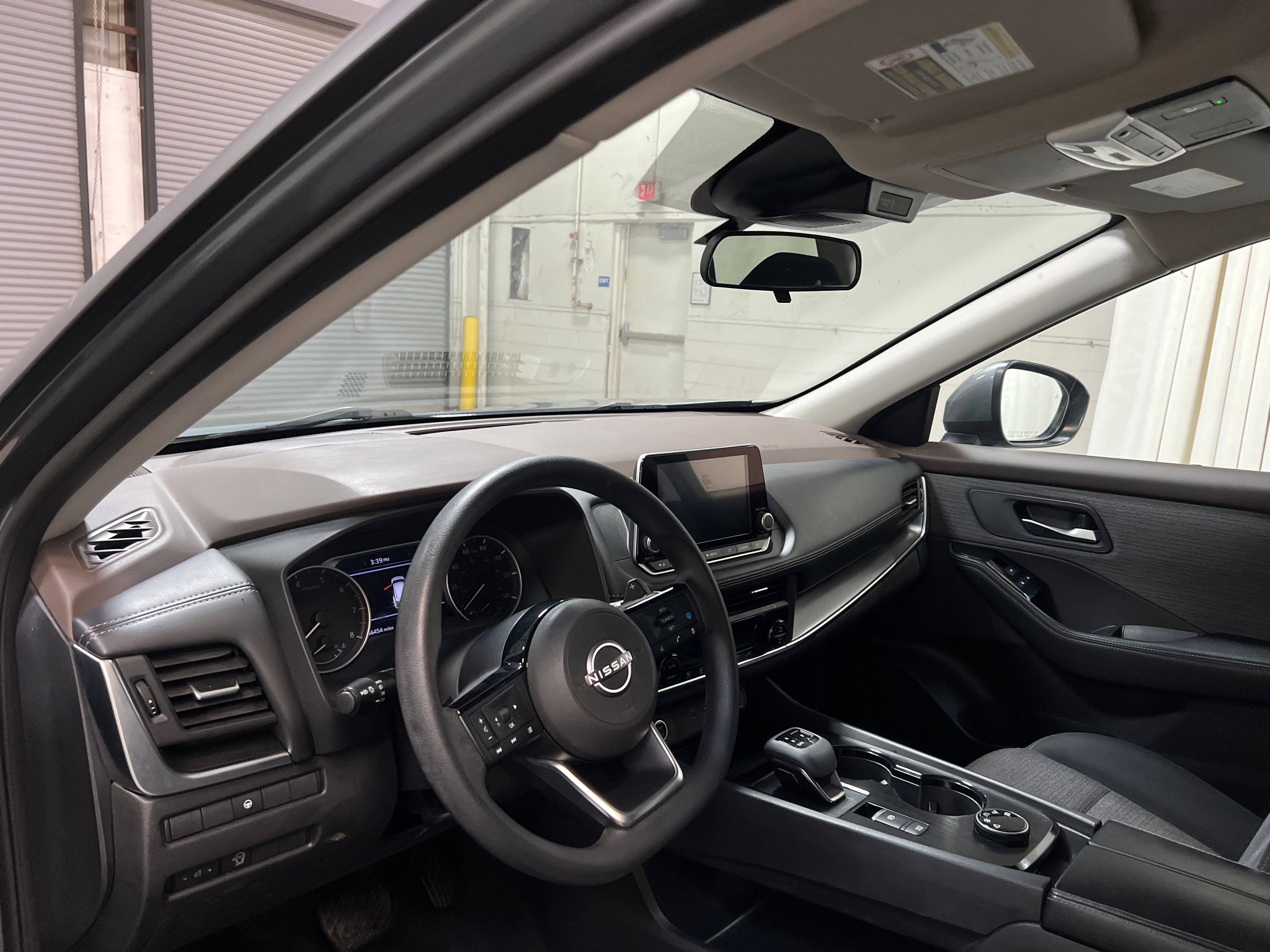 2023 Nissan Rogue SV 3