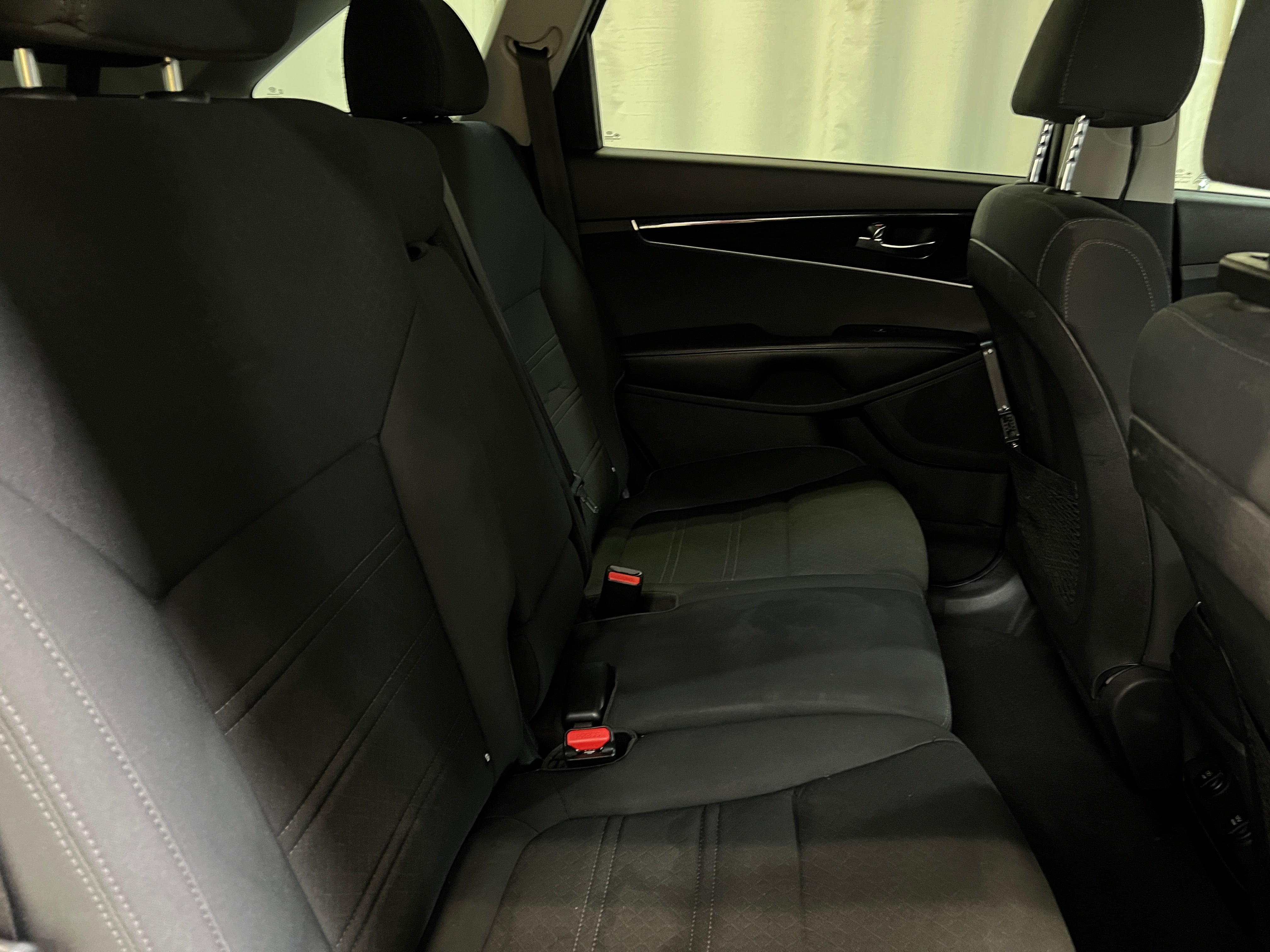 2020 Kia Sorento S 6