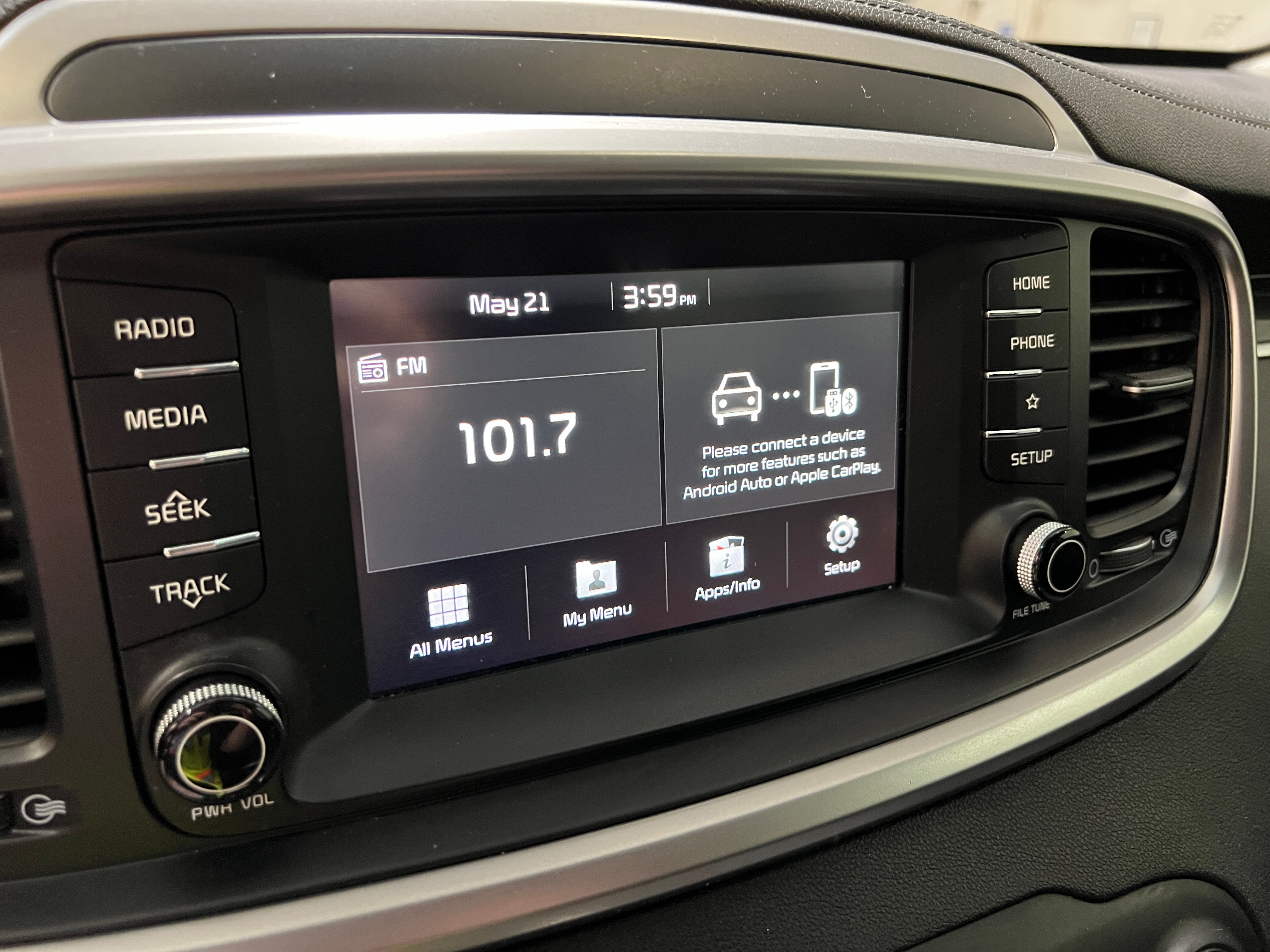2020 Kia Sorento S 4