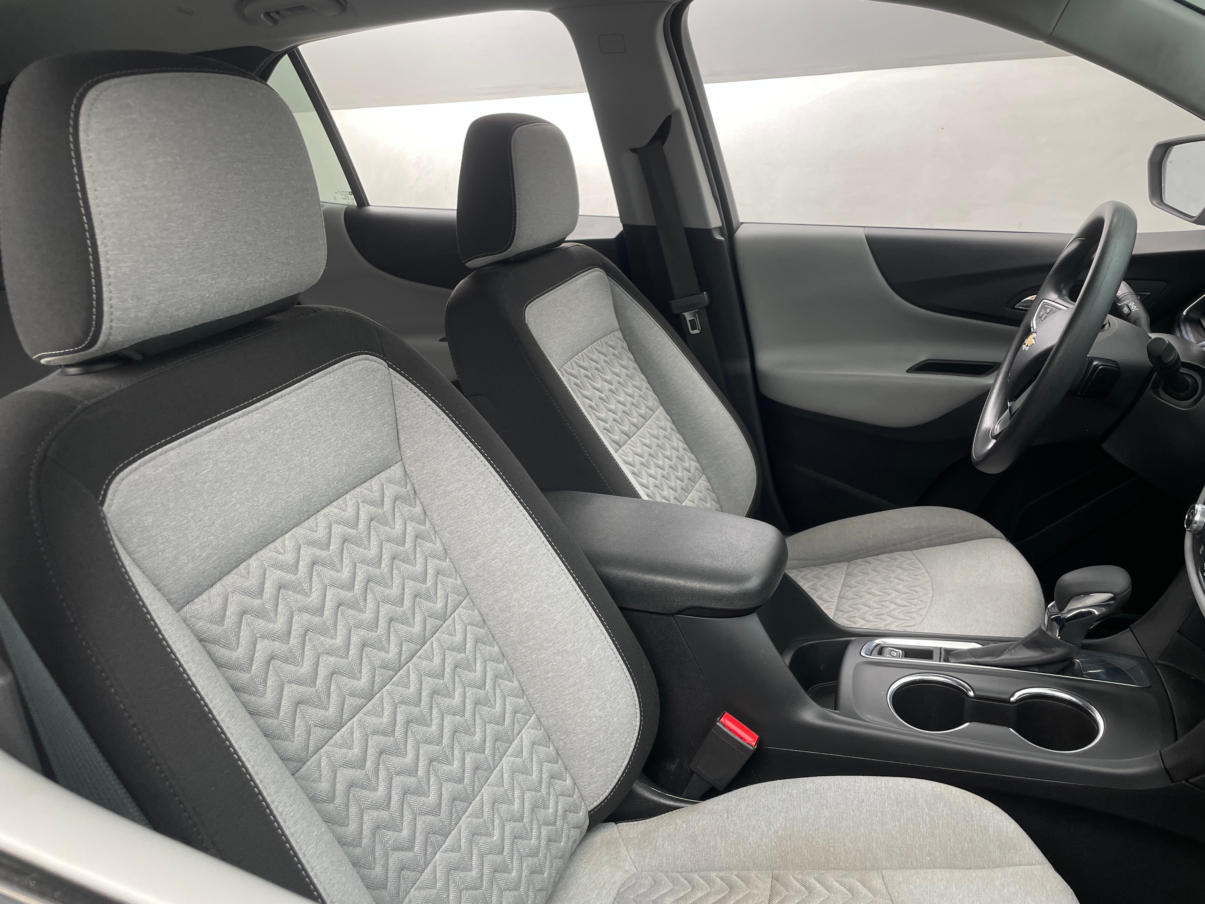 2022 Chevrolet Equinox LS 2