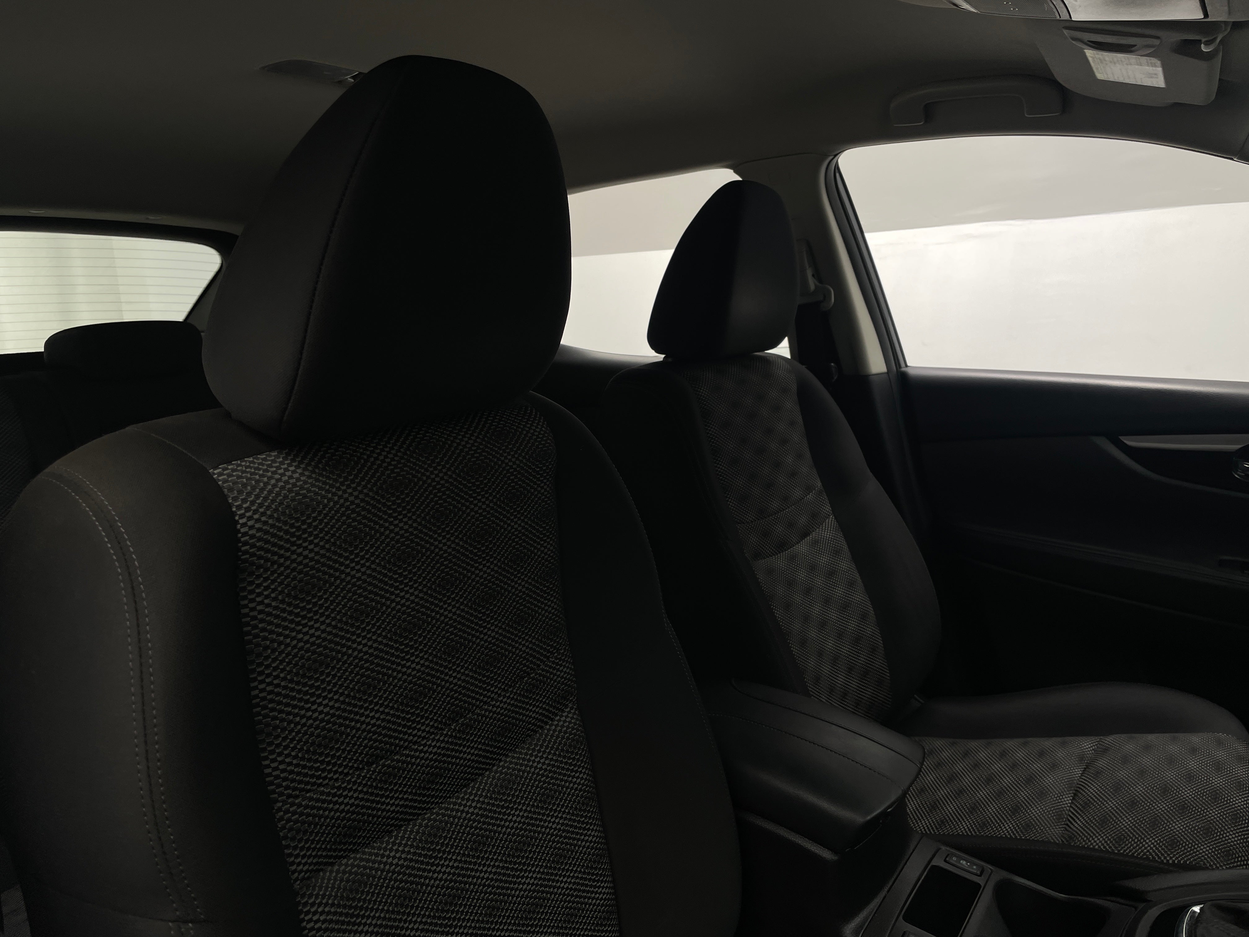 2022 Nissan Rogue Sport SV 2