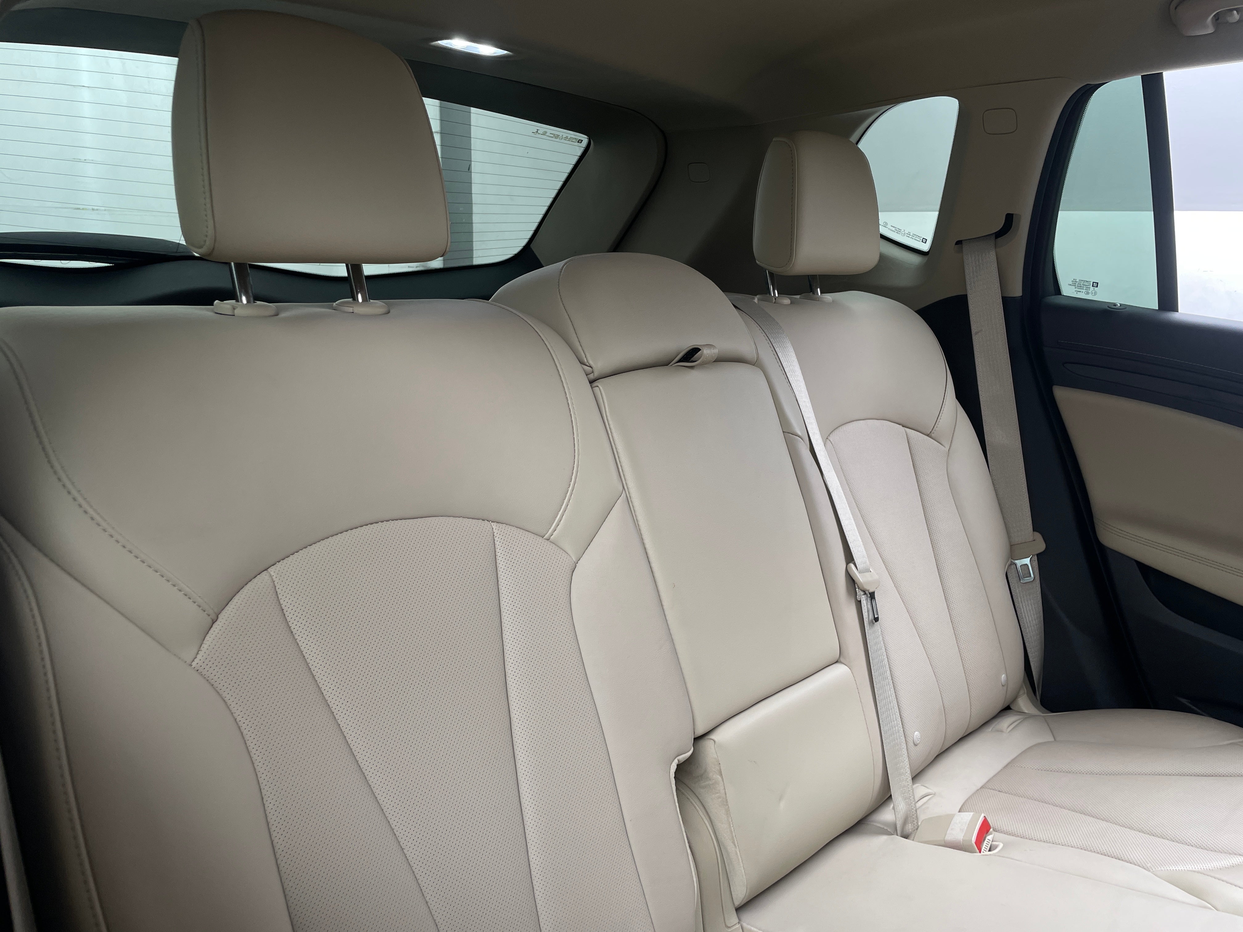 2017 Buick Envision Essence 5