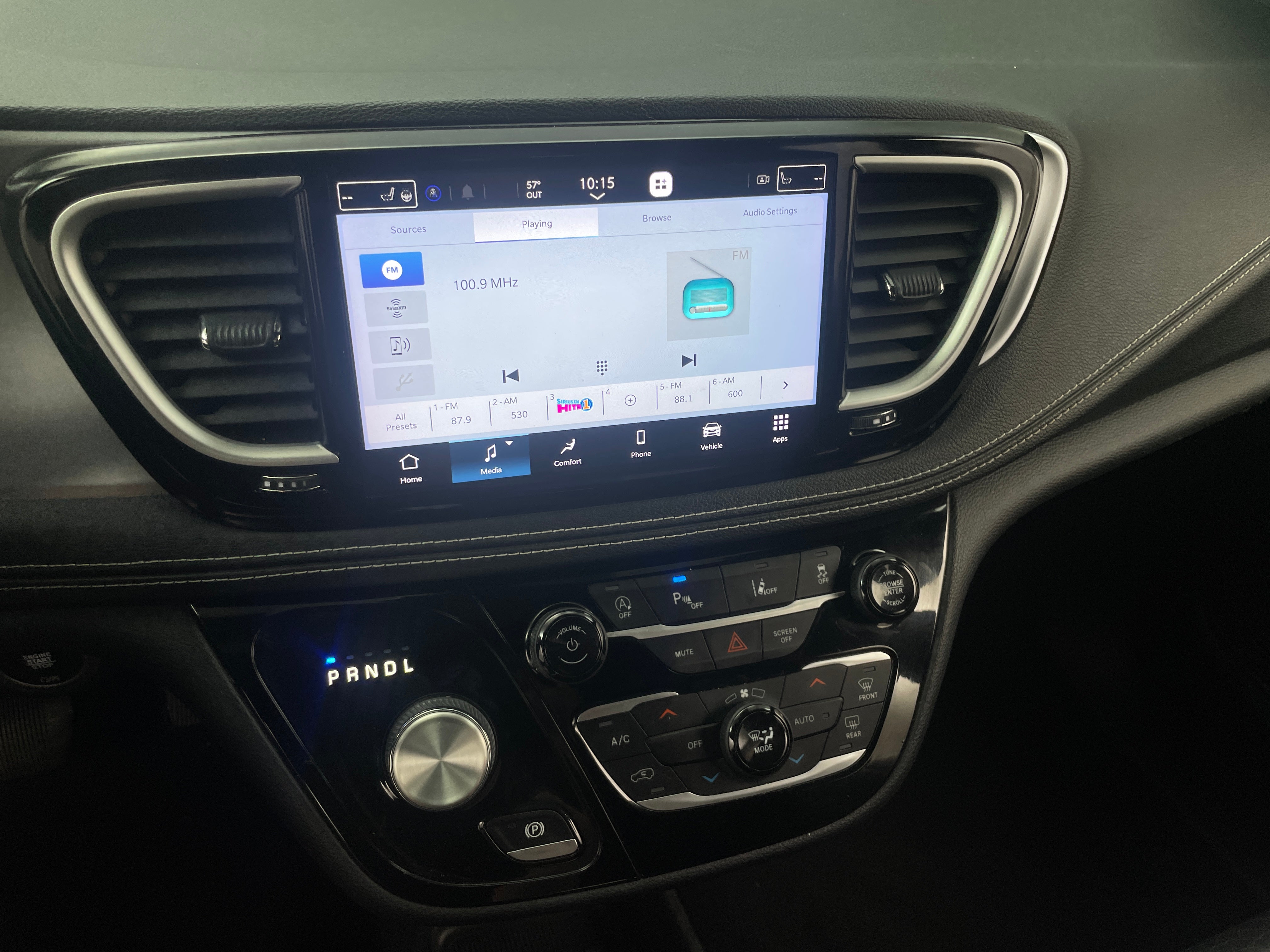 2021 Chrysler Pacifica Touring L 3
