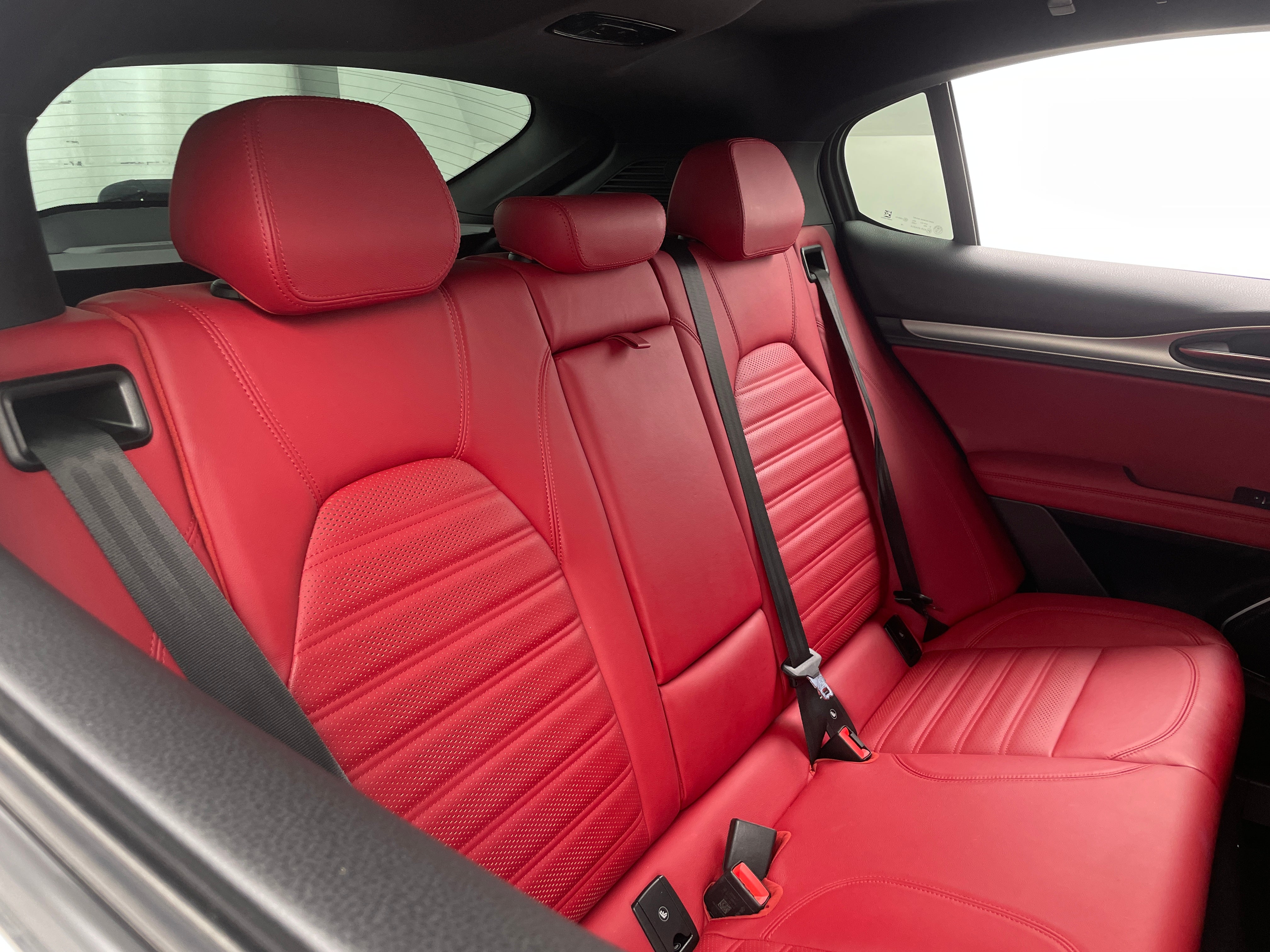 2019 Alfa Romeo Stelvio Ti Sport 5