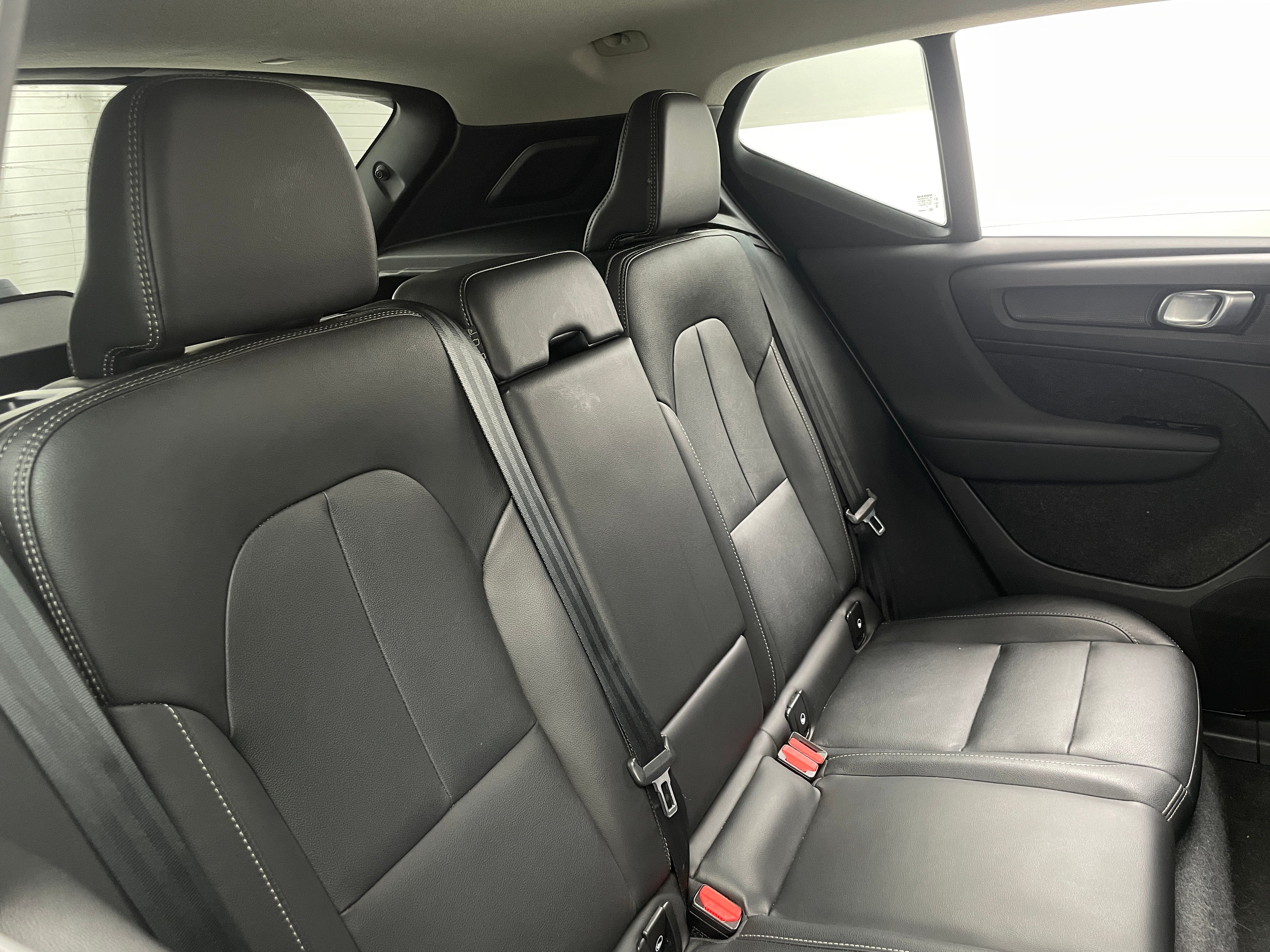 2024 Volvo XC40 B5 Core 6