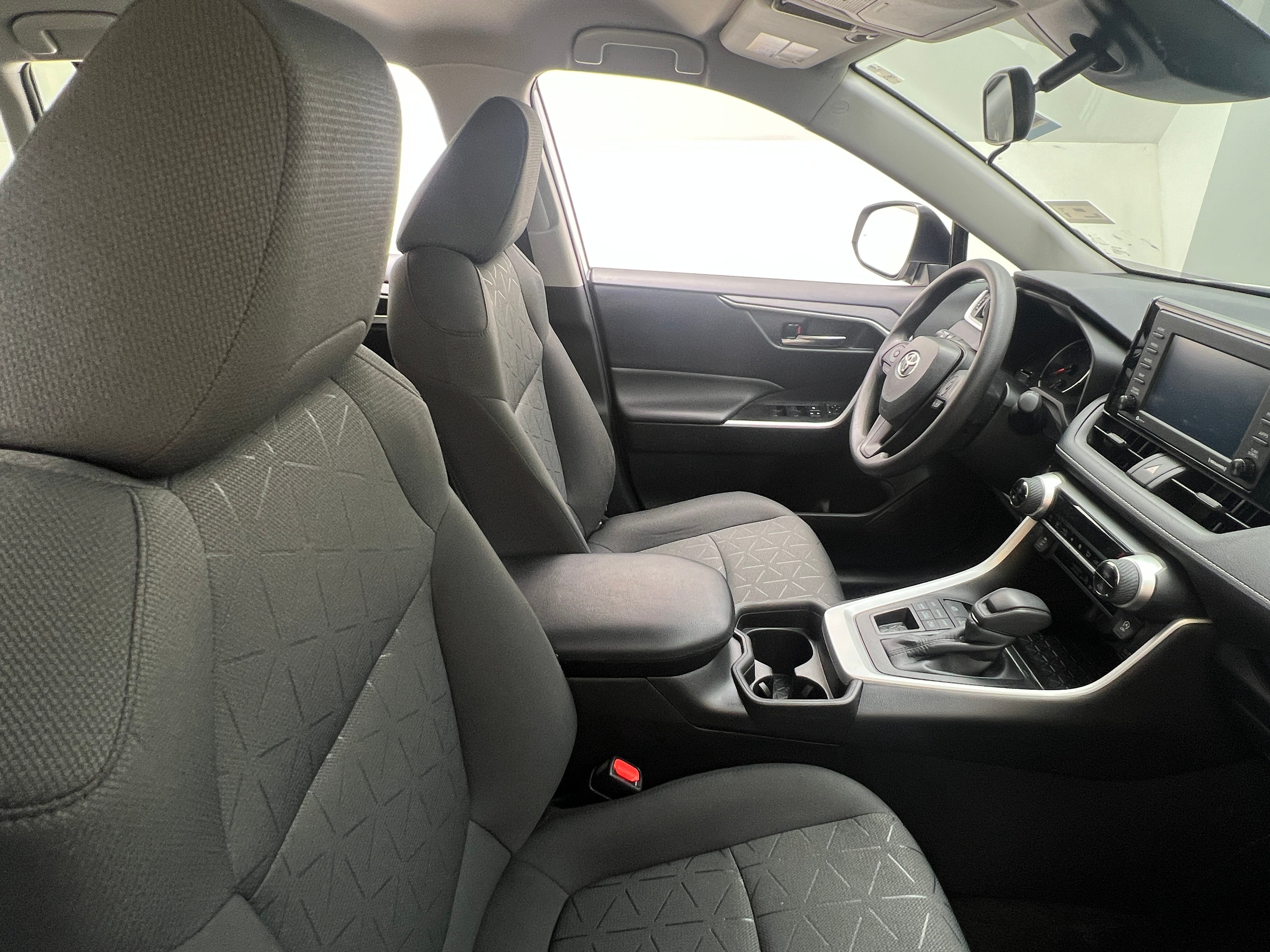 2021 Toyota RAV4 XLE 2