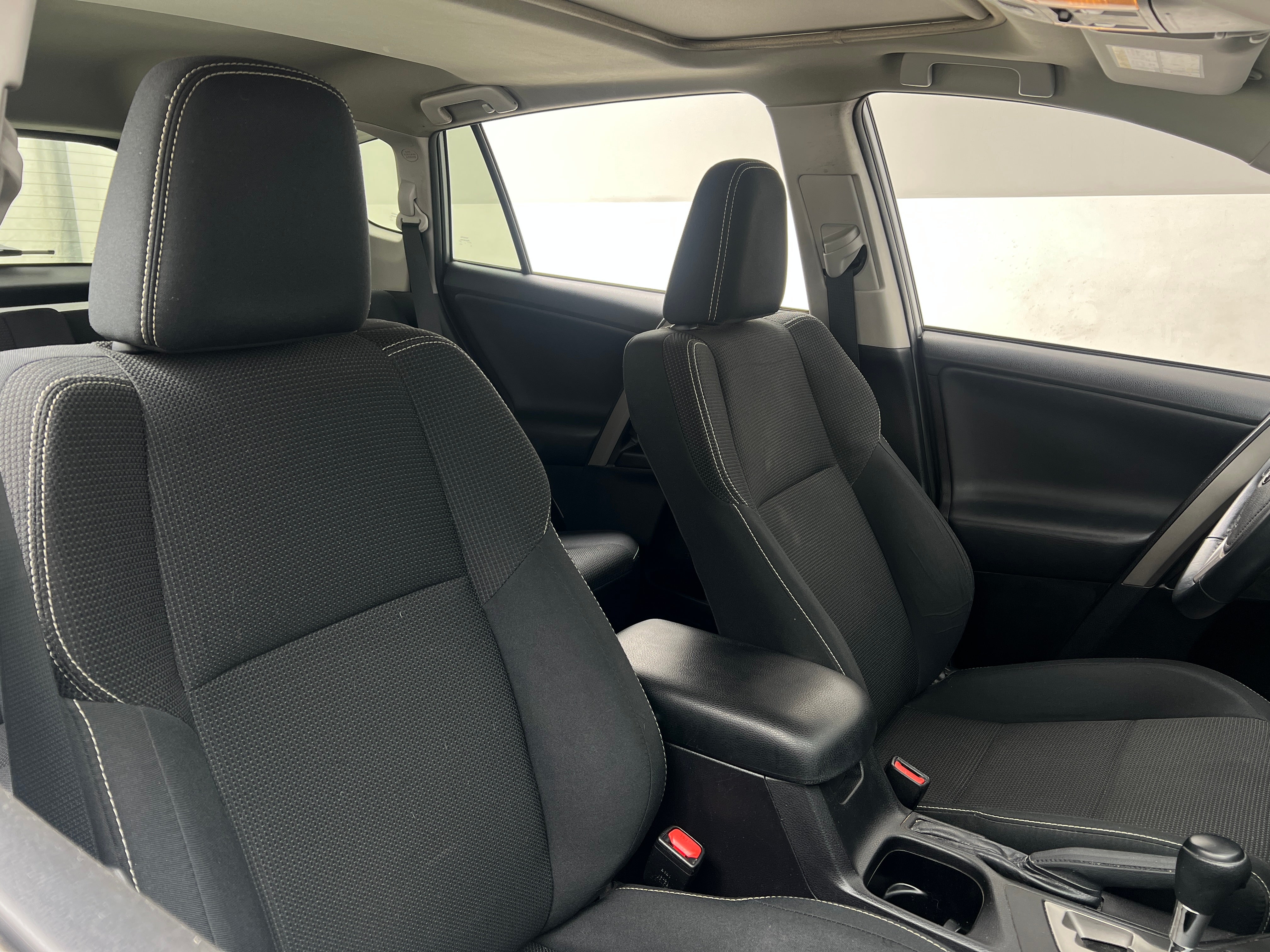2018 Toyota RAV4 XLE 2