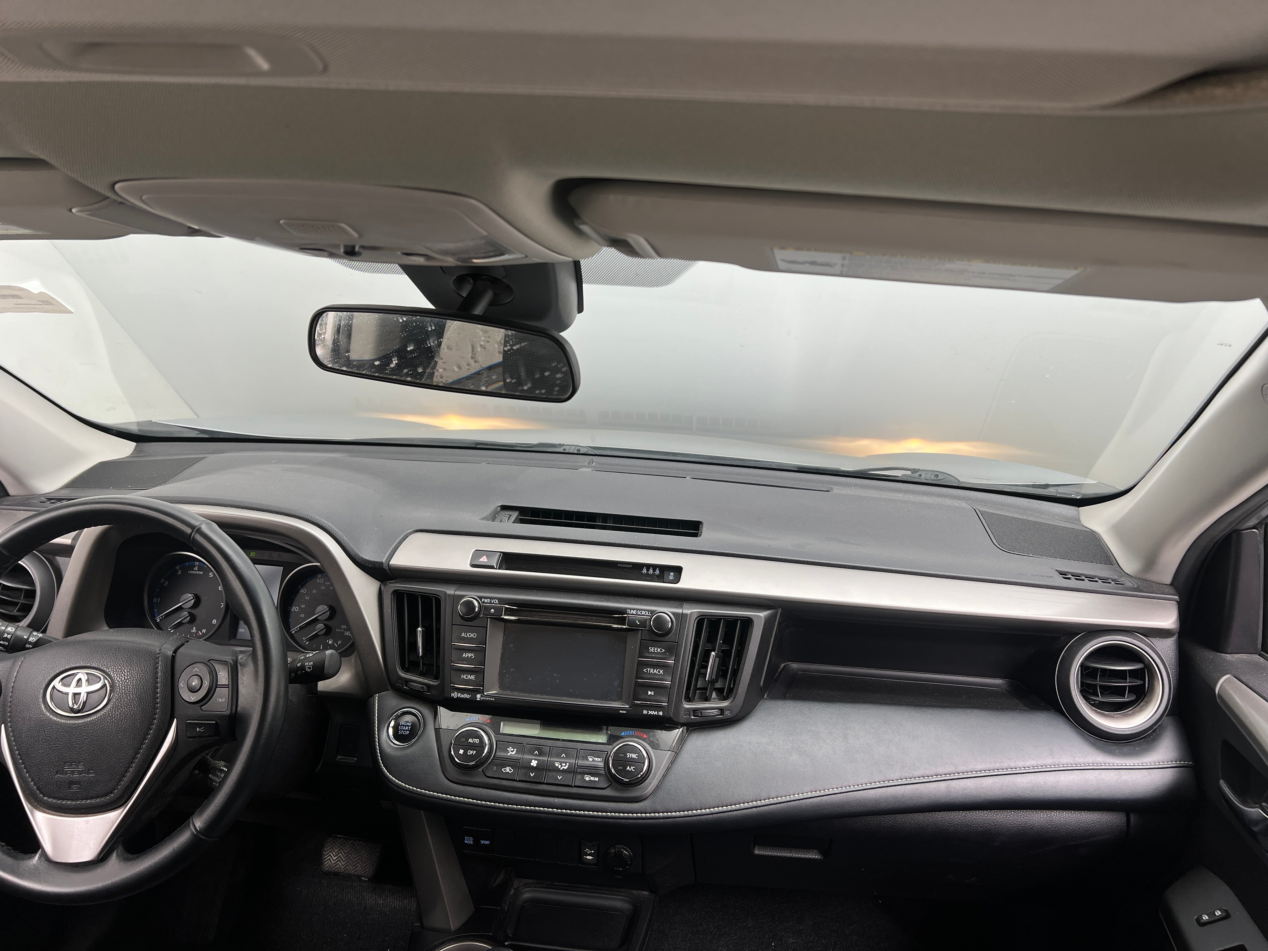 2018 Toyota RAV4 XLE 3
