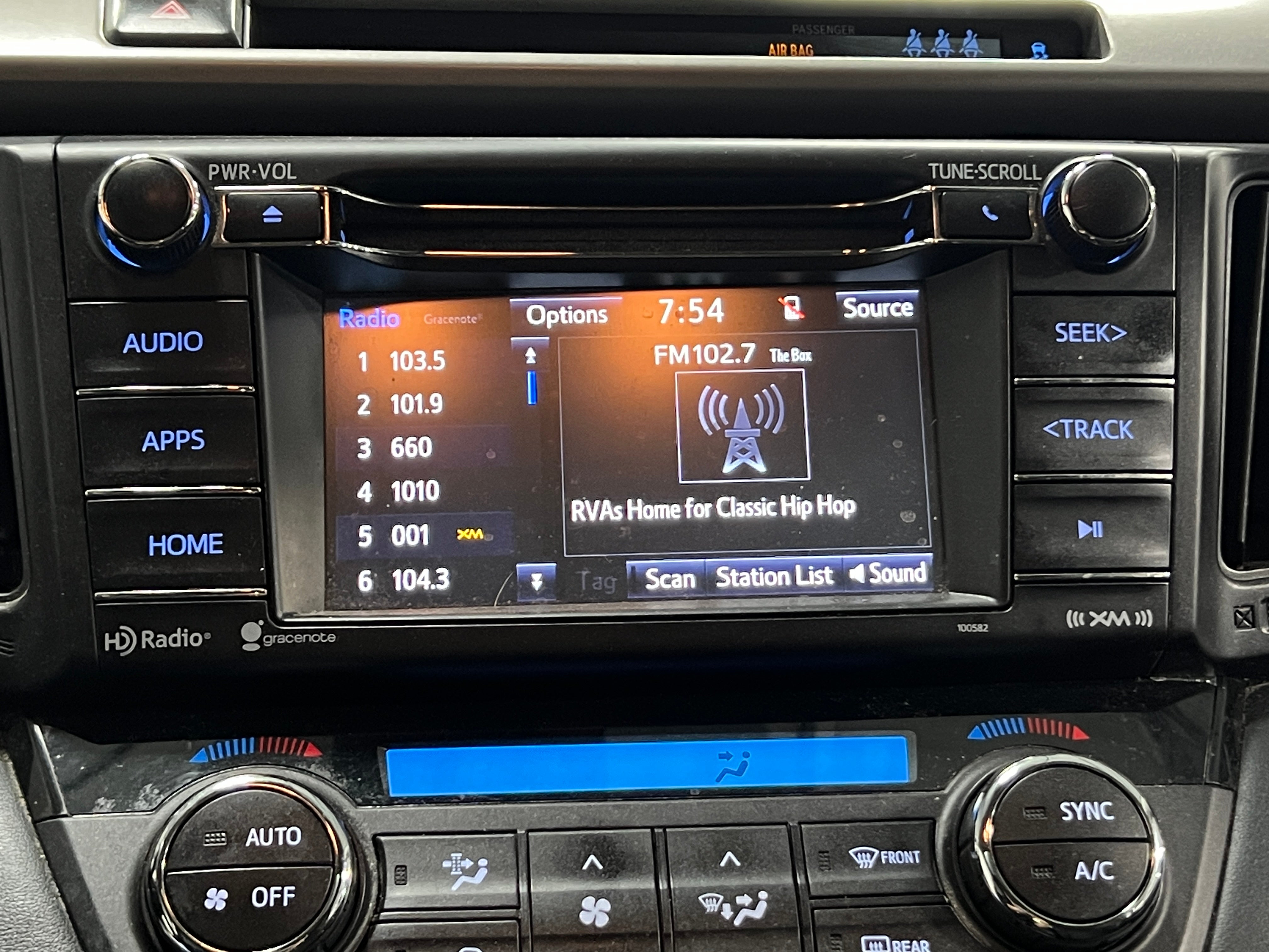 2018 Toyota RAV4 XLE 4