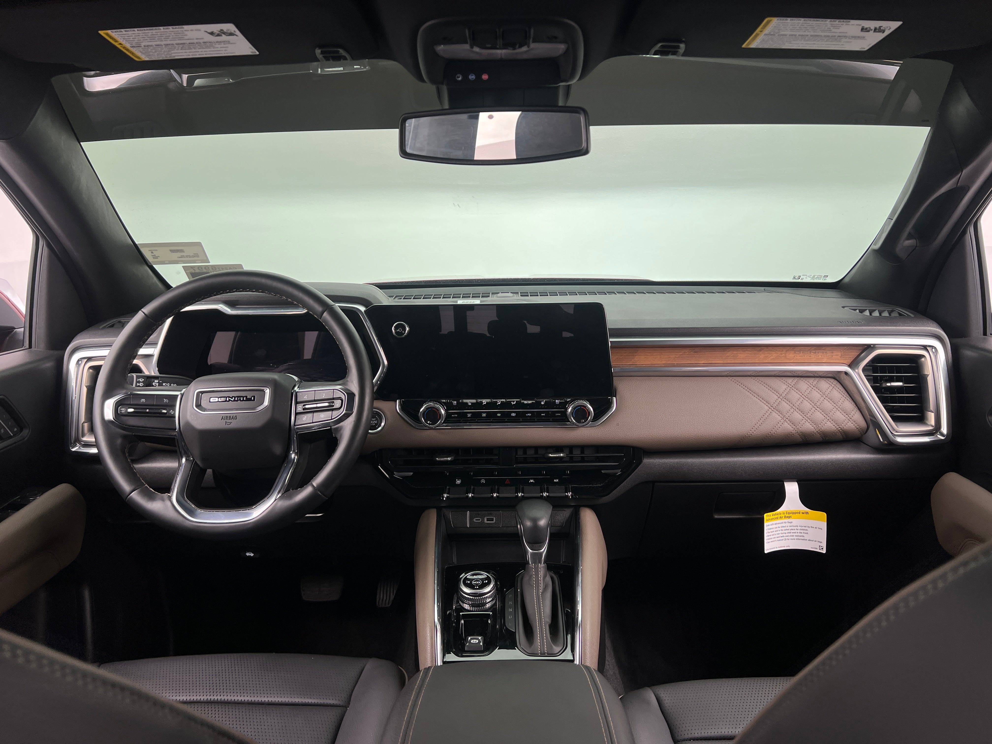 2023 GMC Canyon Denali 2