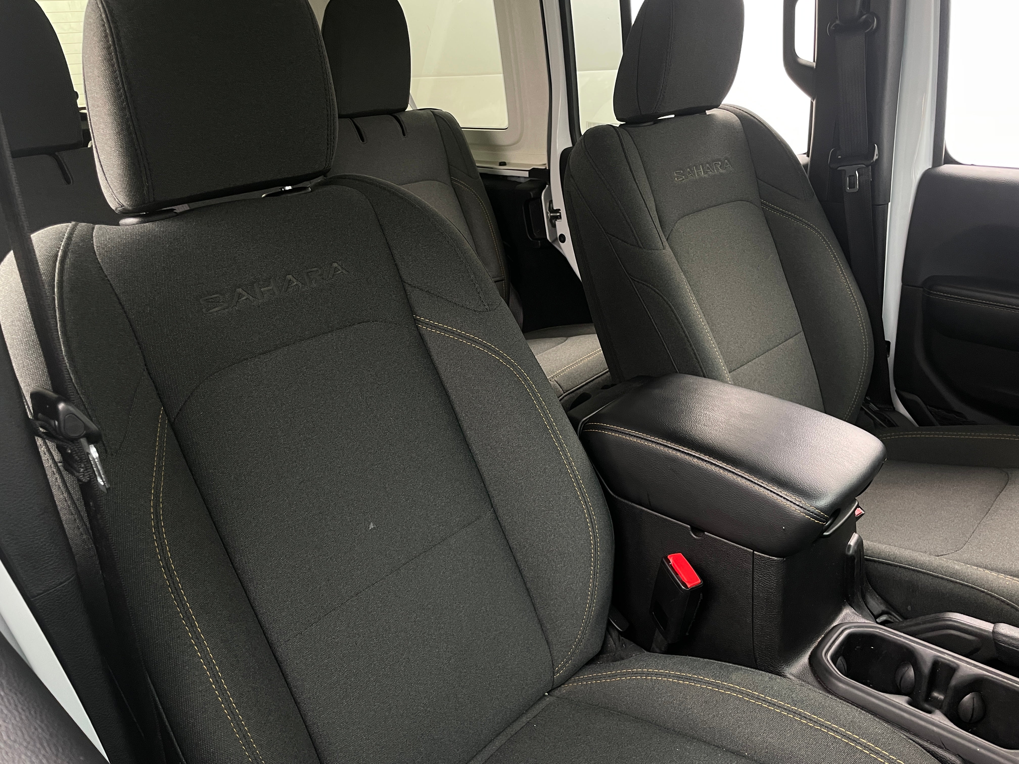 2024 Jeep Wrangler Sahara 2