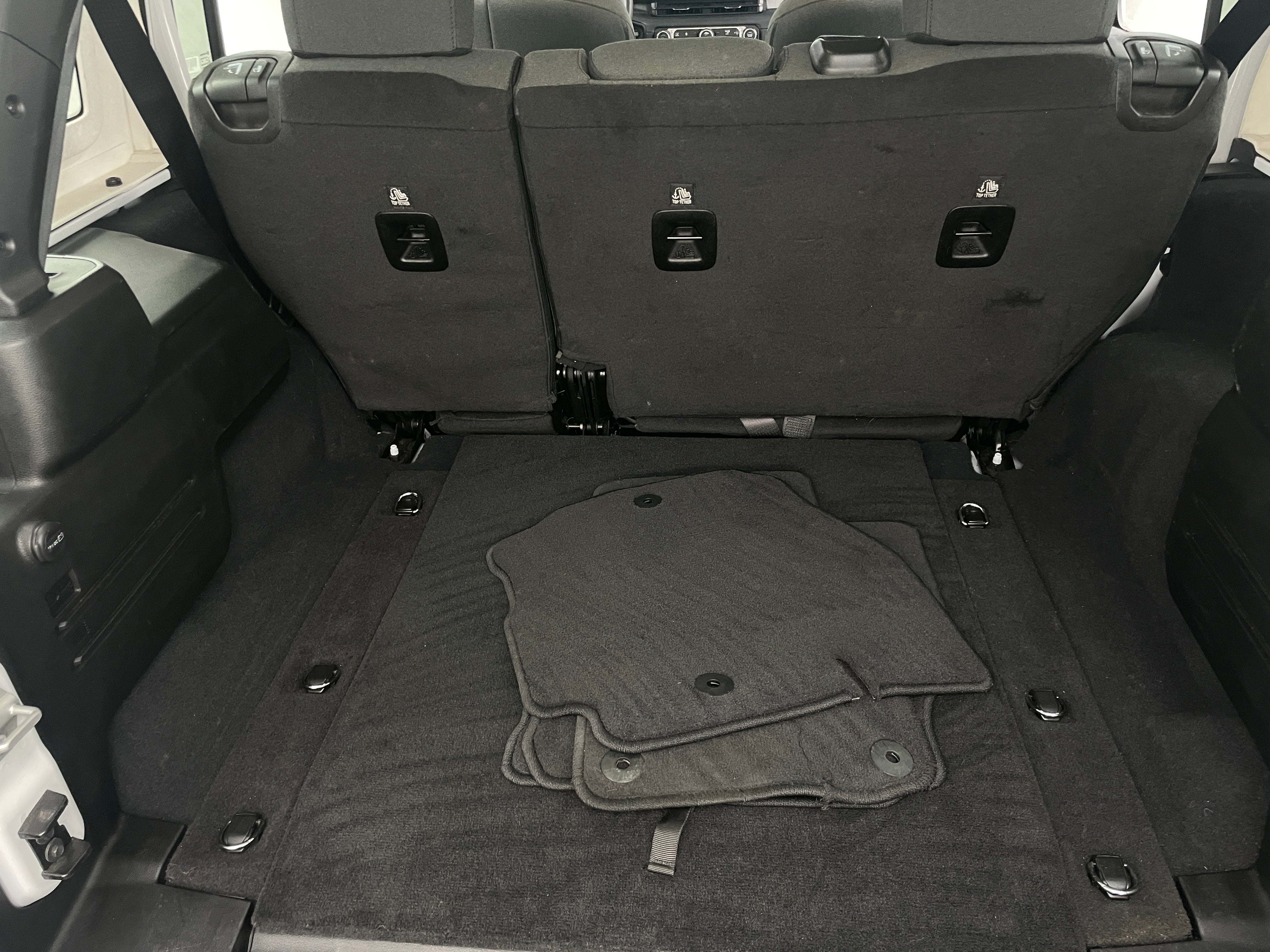 2024 Jeep Wrangler Sahara 7