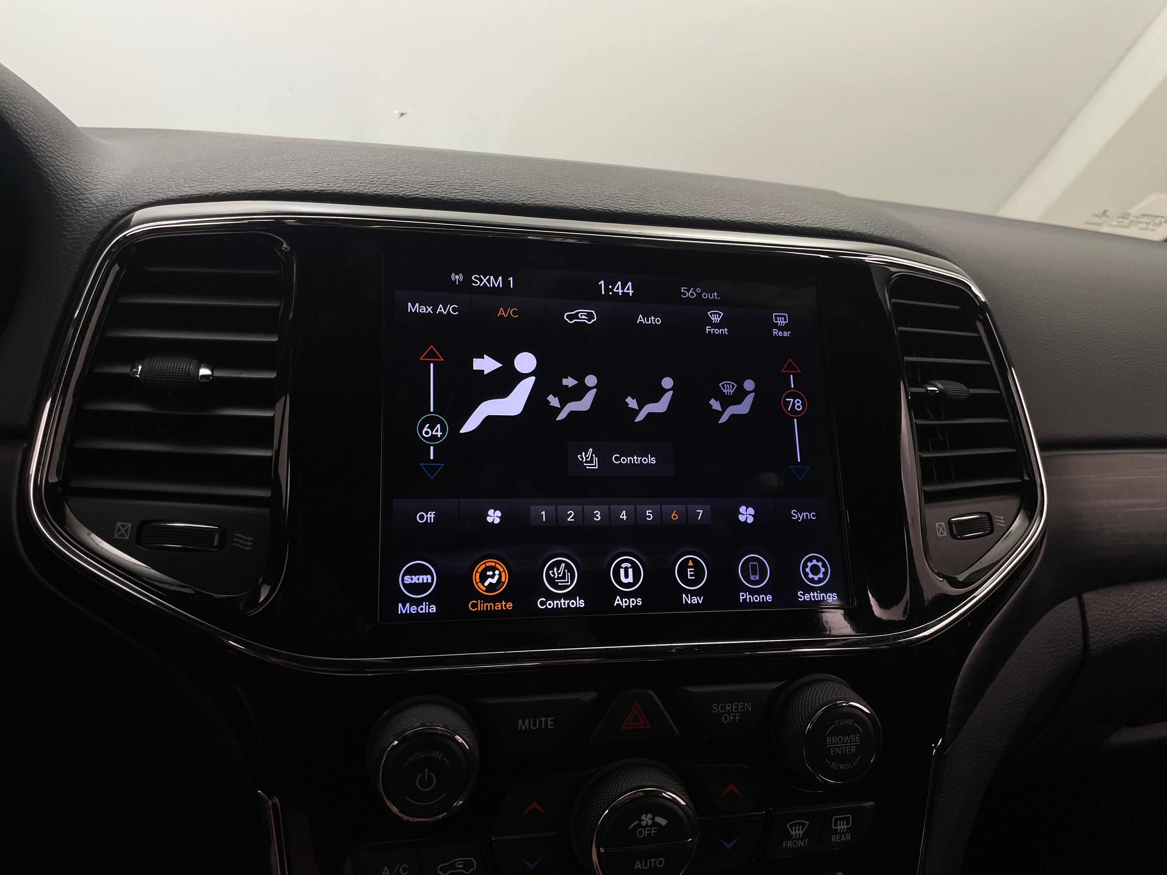 2020 Jeep Grand Cherokee Altitude 3