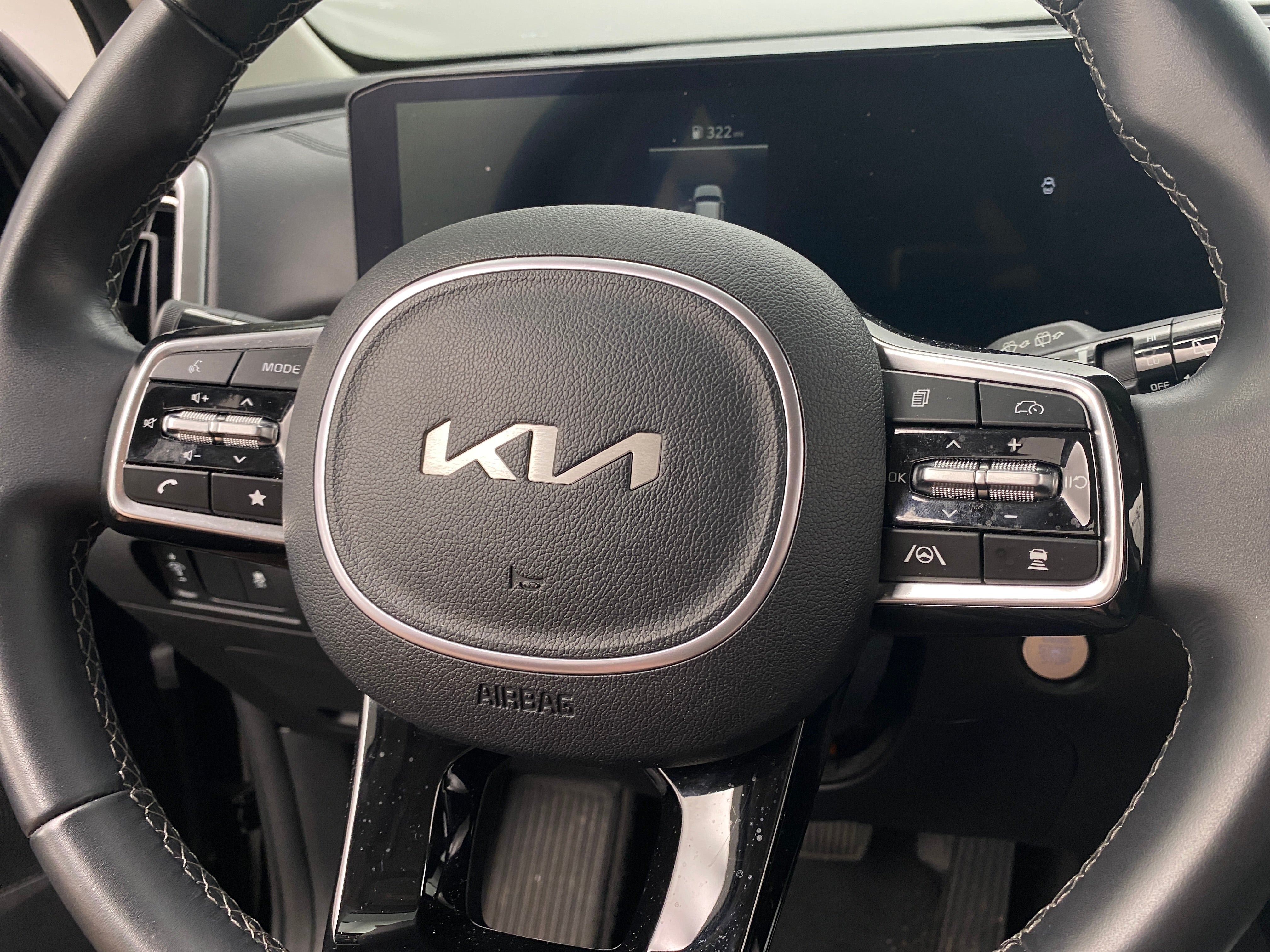 2024 Kia Sorento S 4
