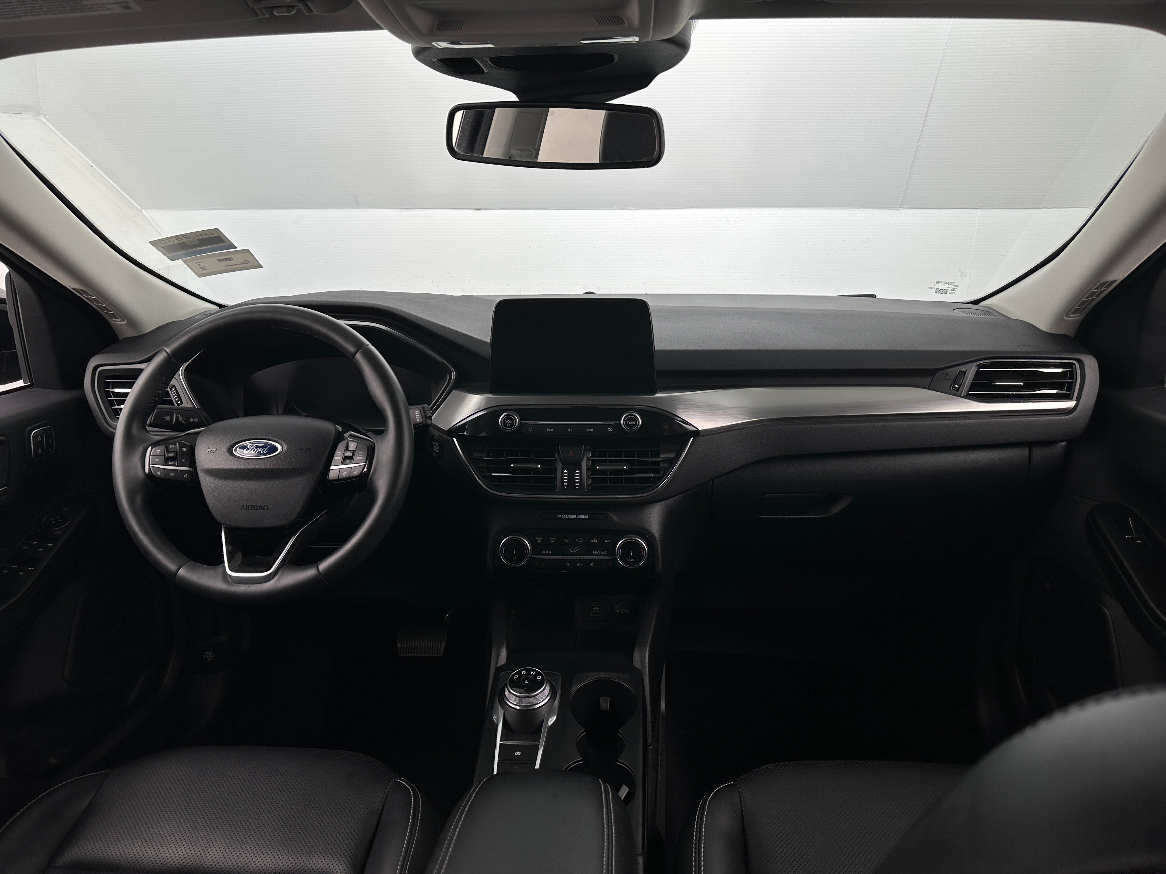 2022 Ford Escape Titanium Hybrid 2