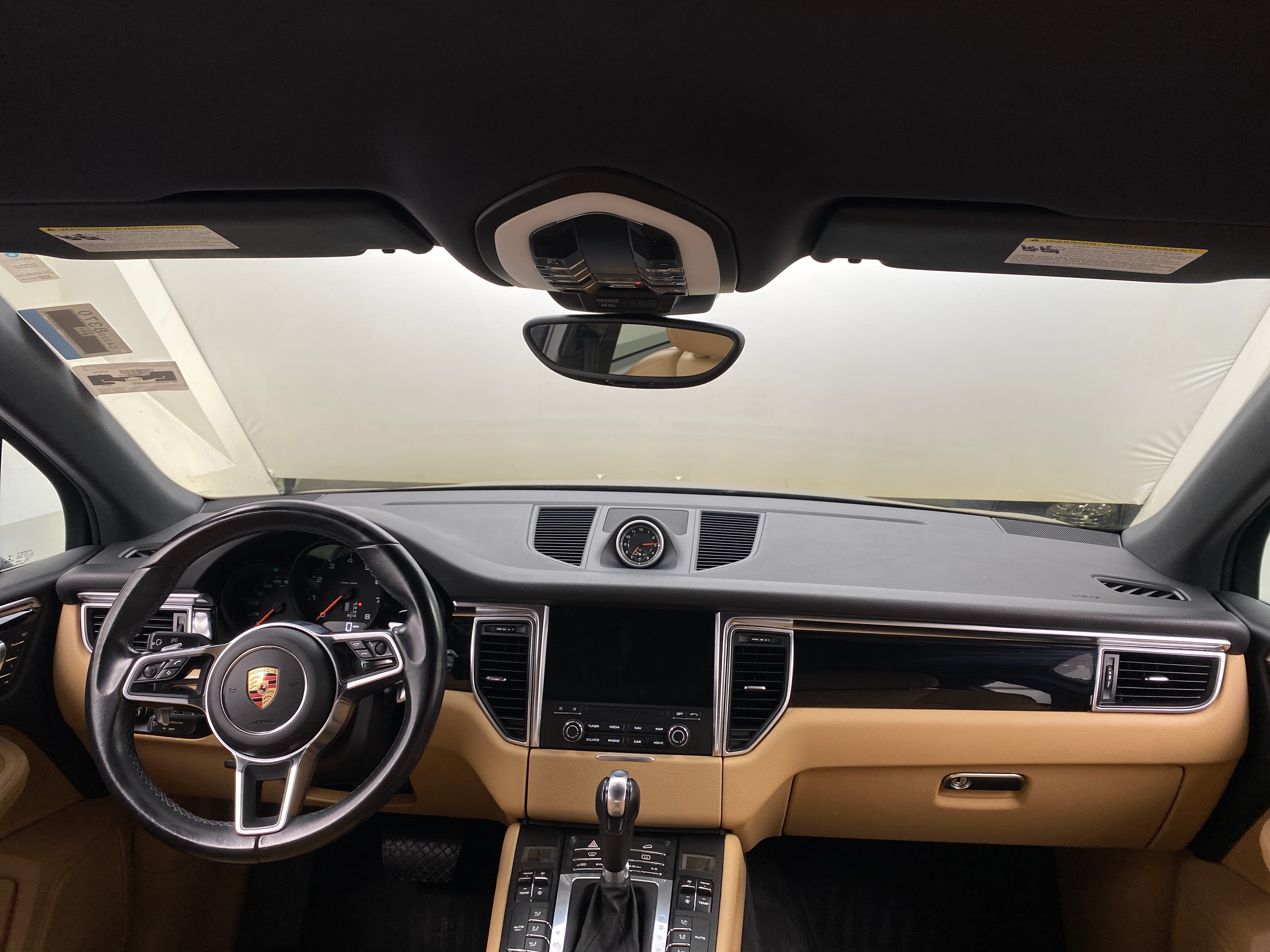 2017 Porsche Macan Base 2