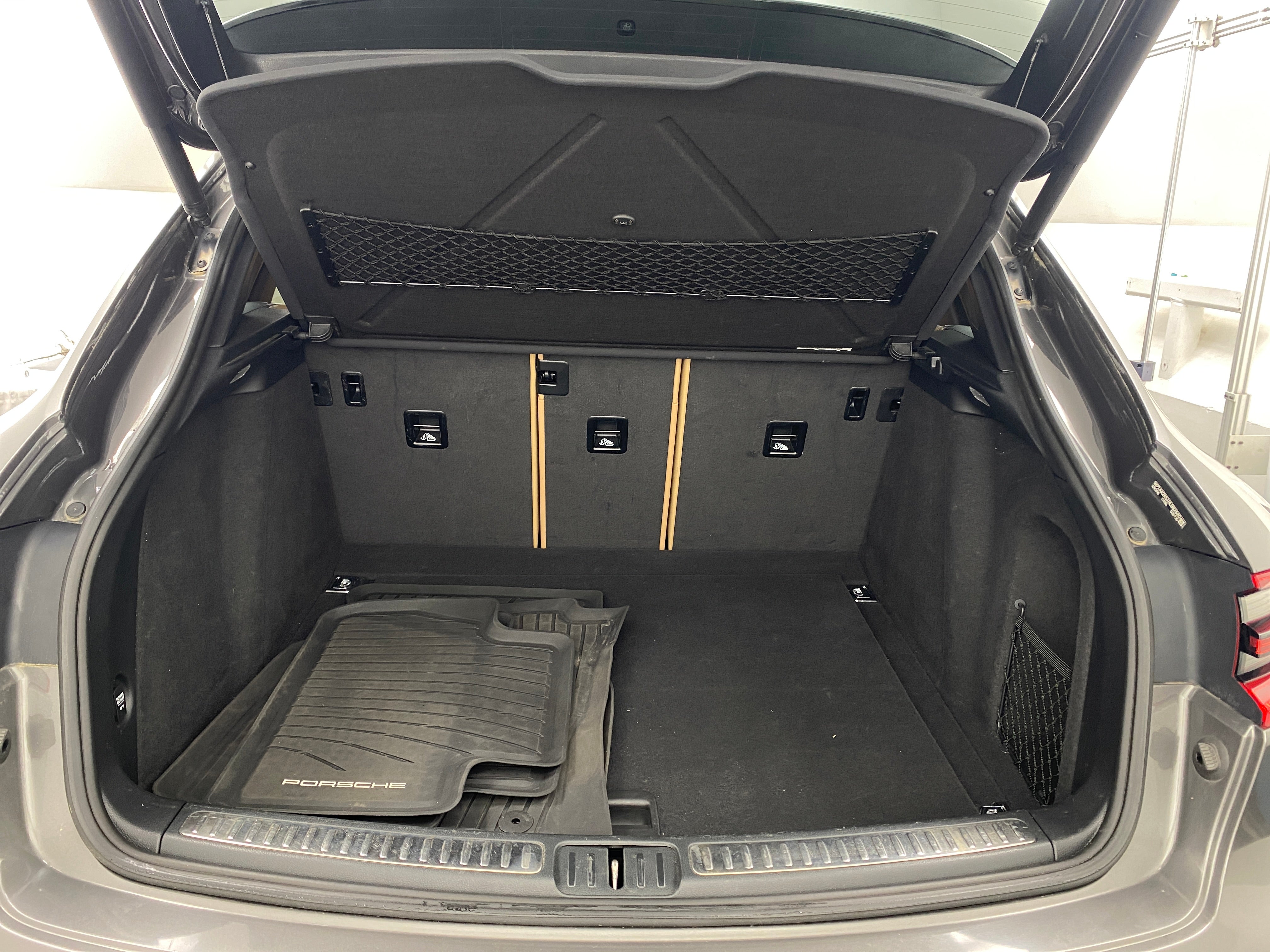 2017 Porsche Macan Base 6