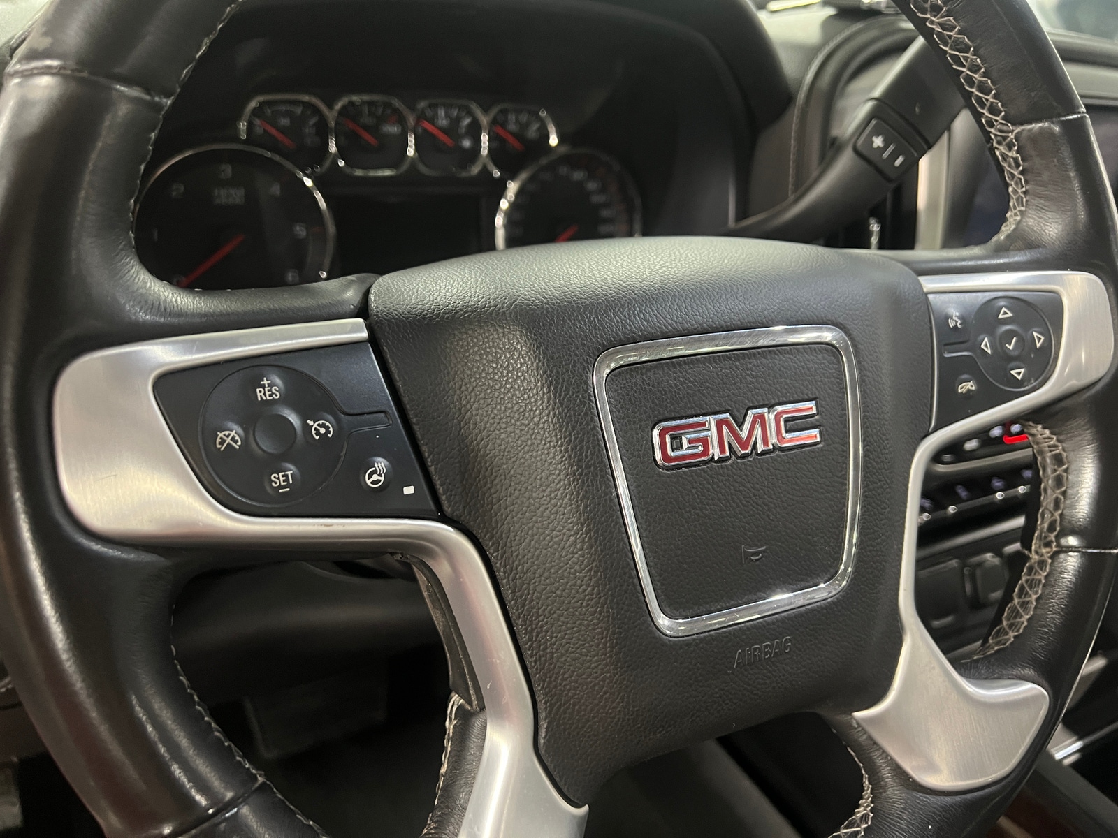 Thumbnail: 2015 GMC Sierra 1500 - 4