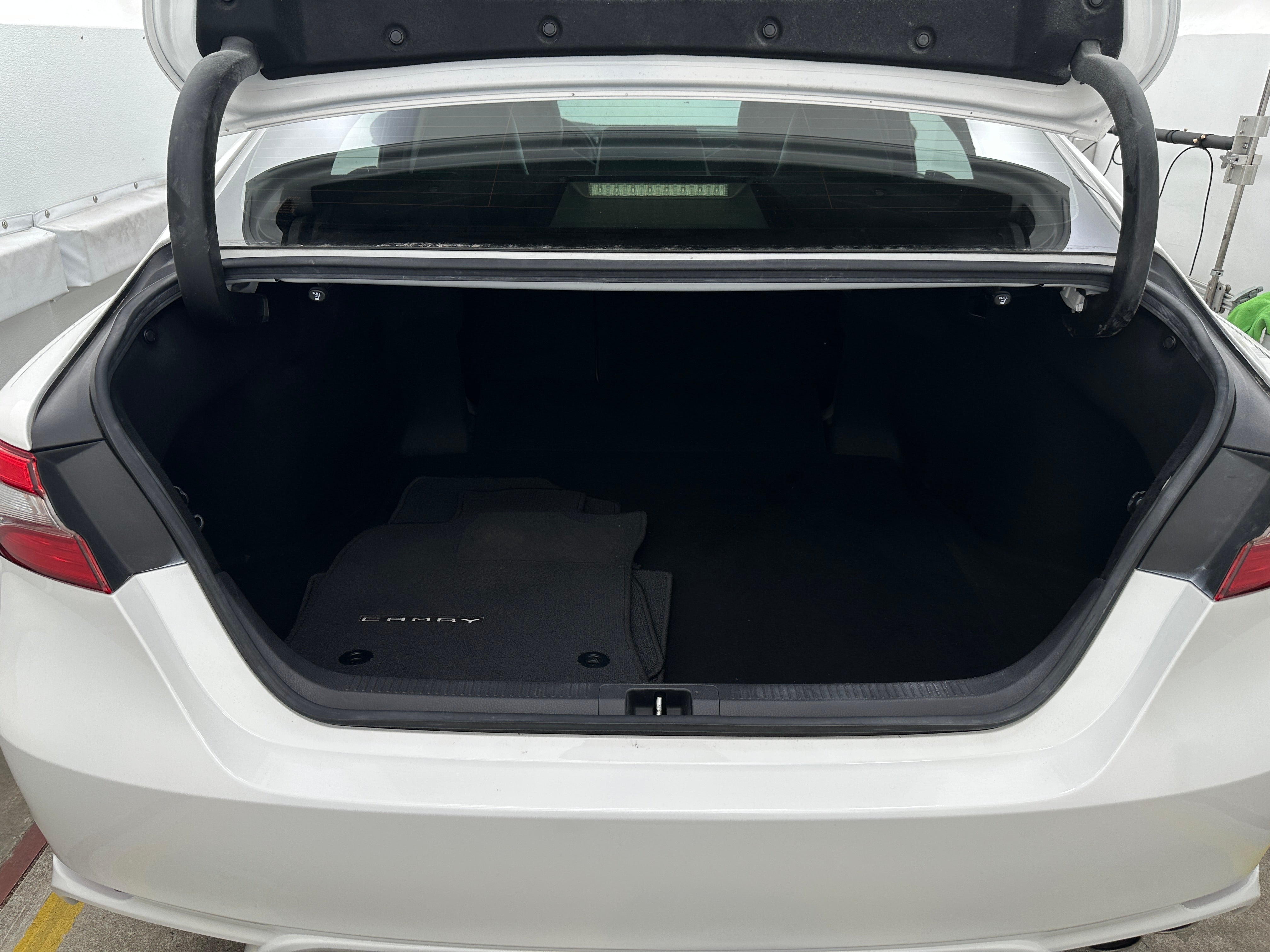 2018 Toyota Camry SE 7