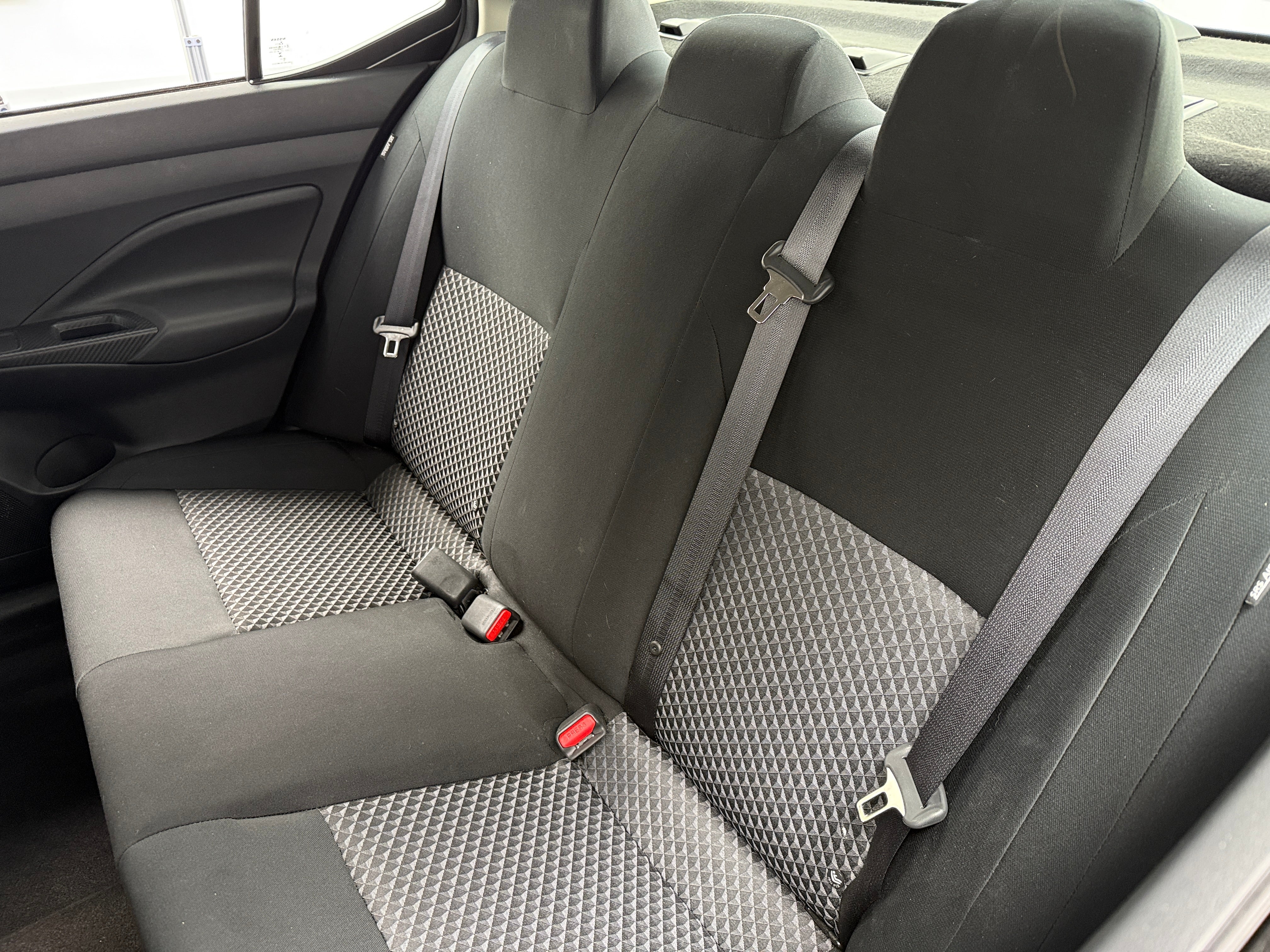2023 Nissan Versa S 6