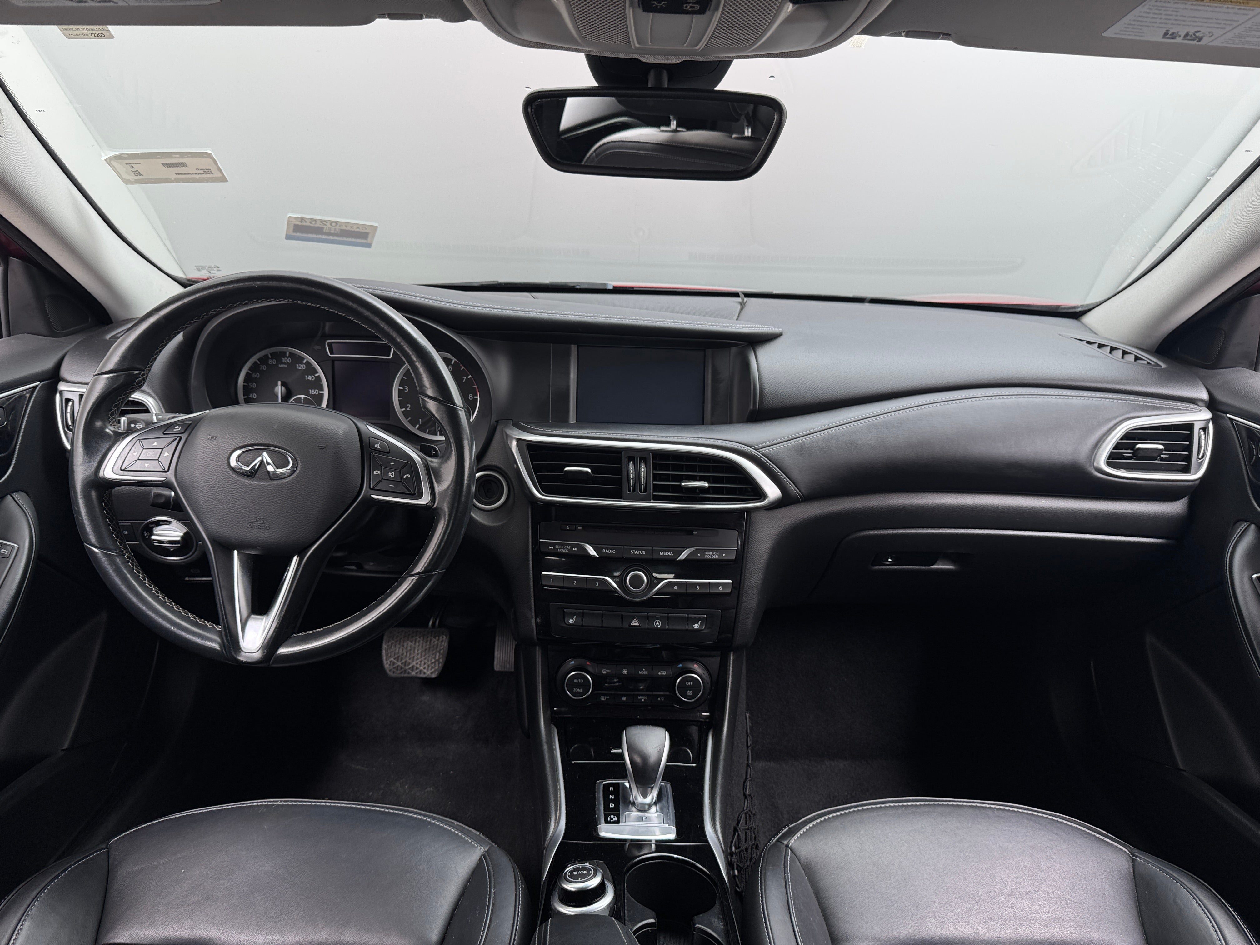 2018 INFINITI QX30 Luxury 2