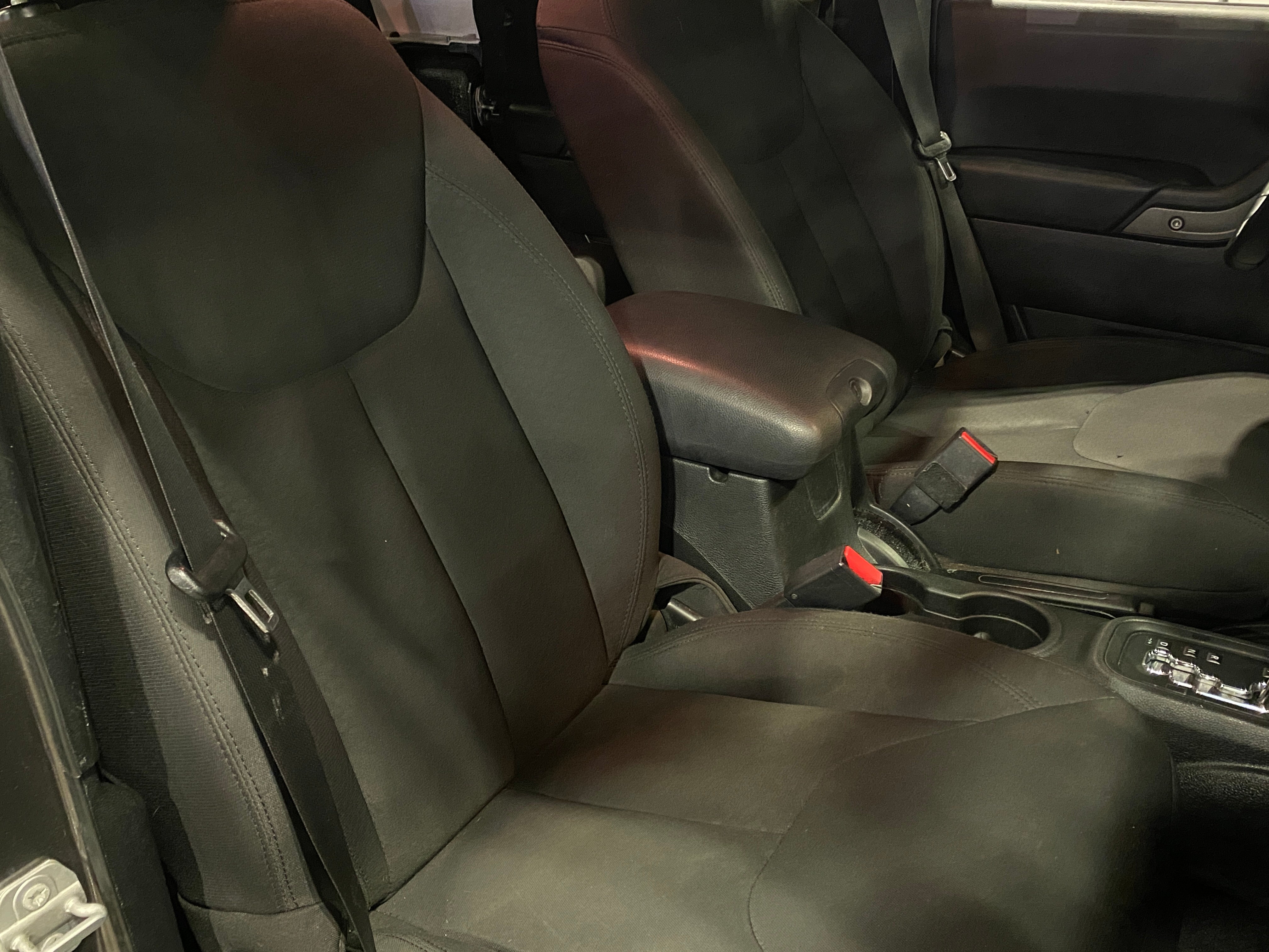 2016 Jeep Wrangler Unlimited Sport S 2