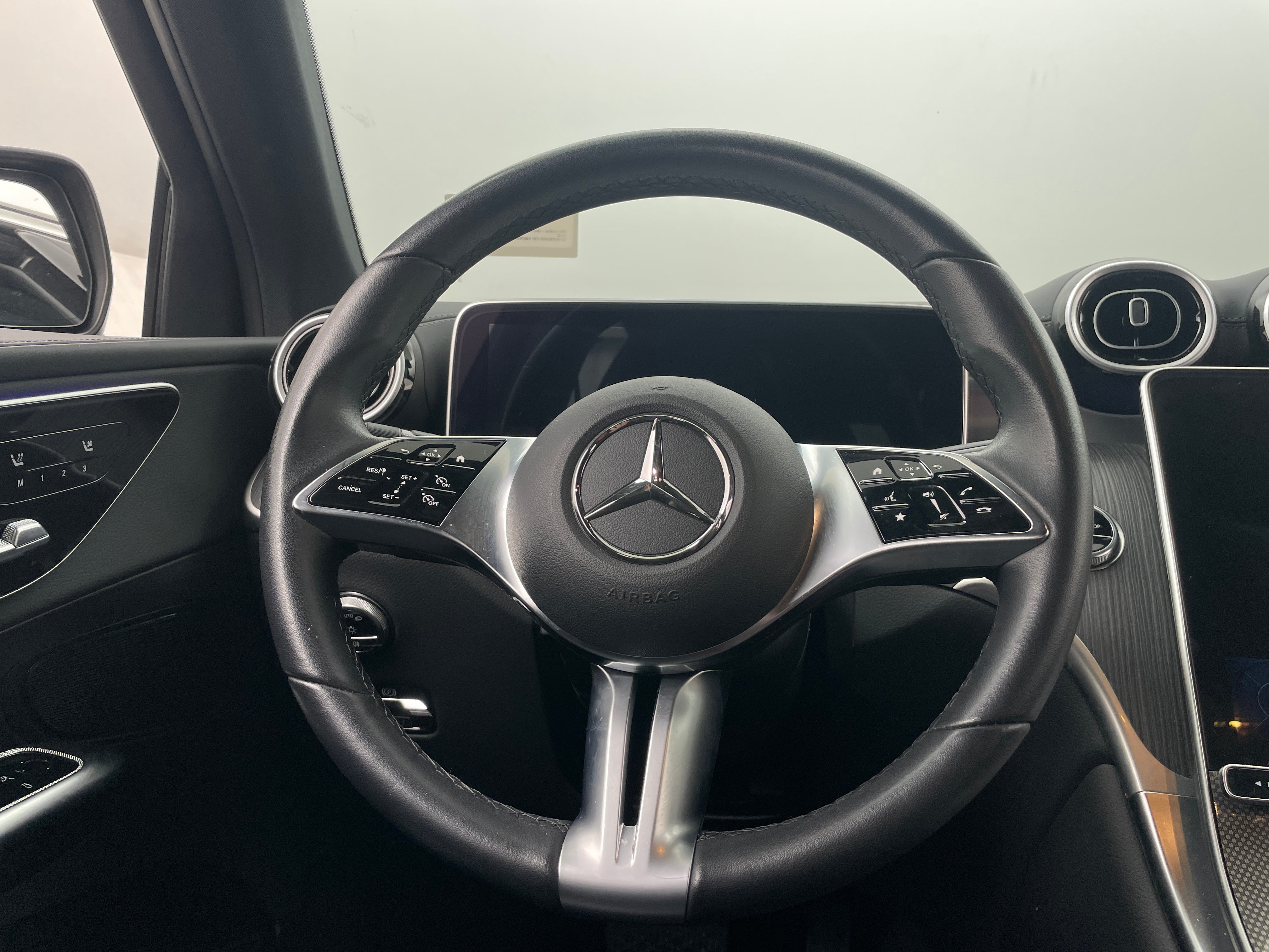 2024 Mercedes-Benz GLC 300 4
