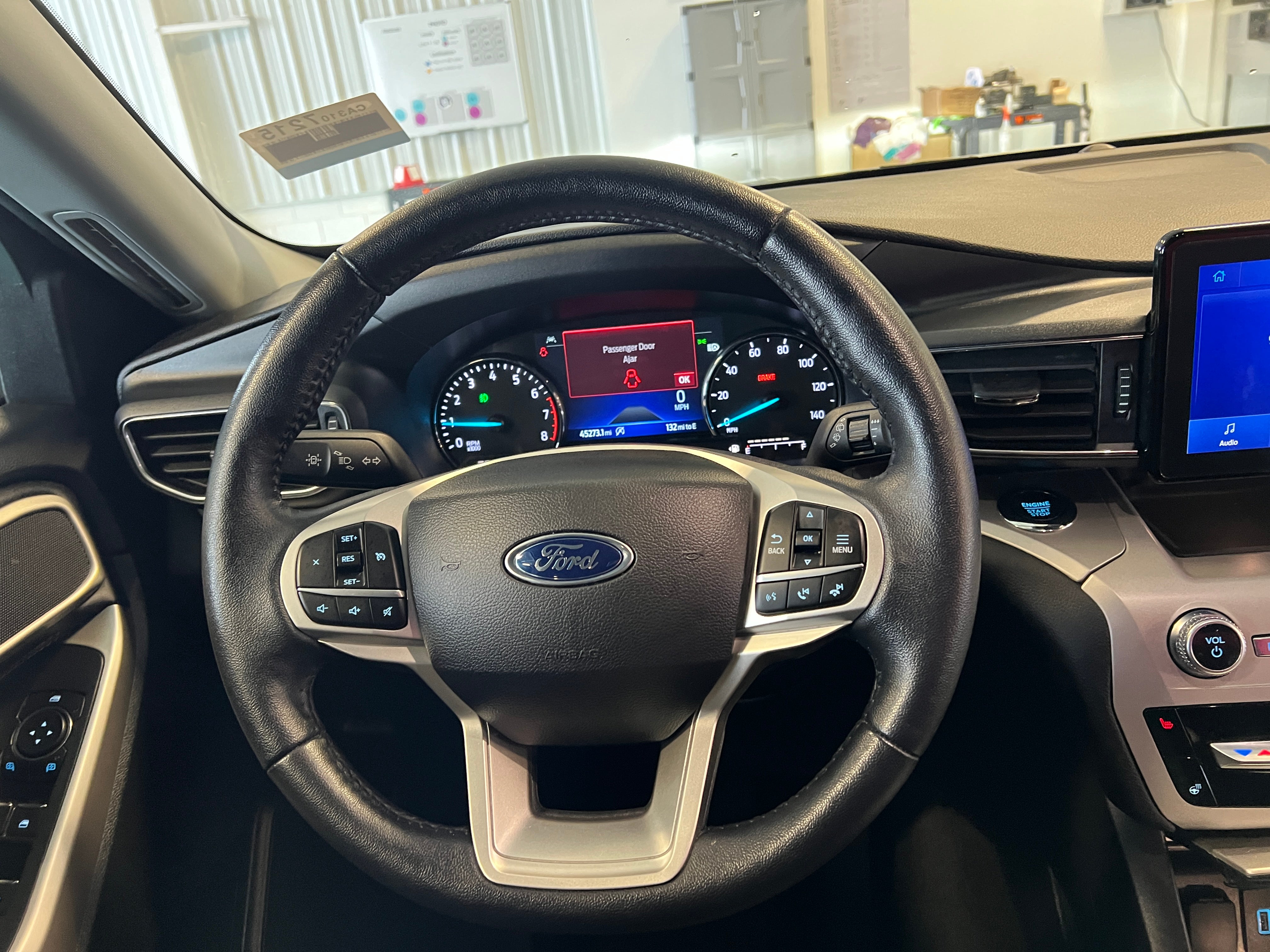 2023 Ford Explorer XLT 4