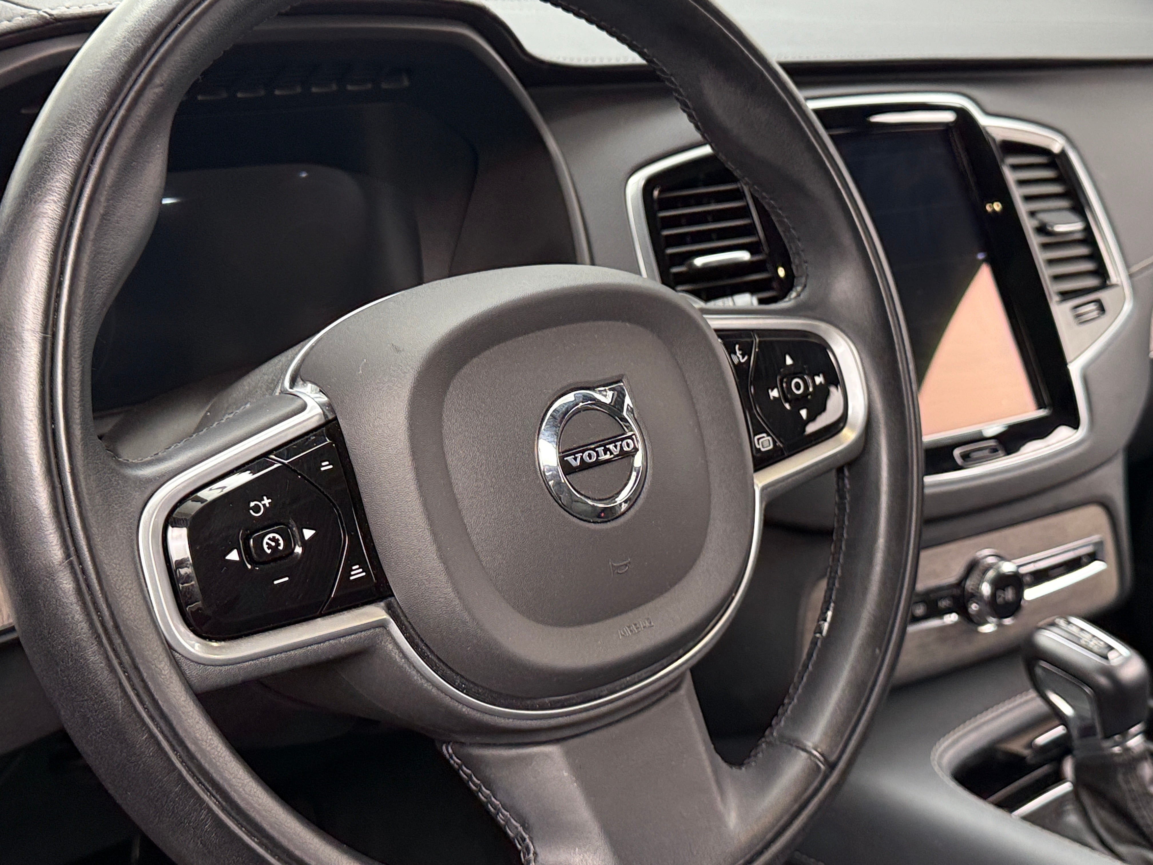 2022 Volvo XC90 T6 Inscription 4