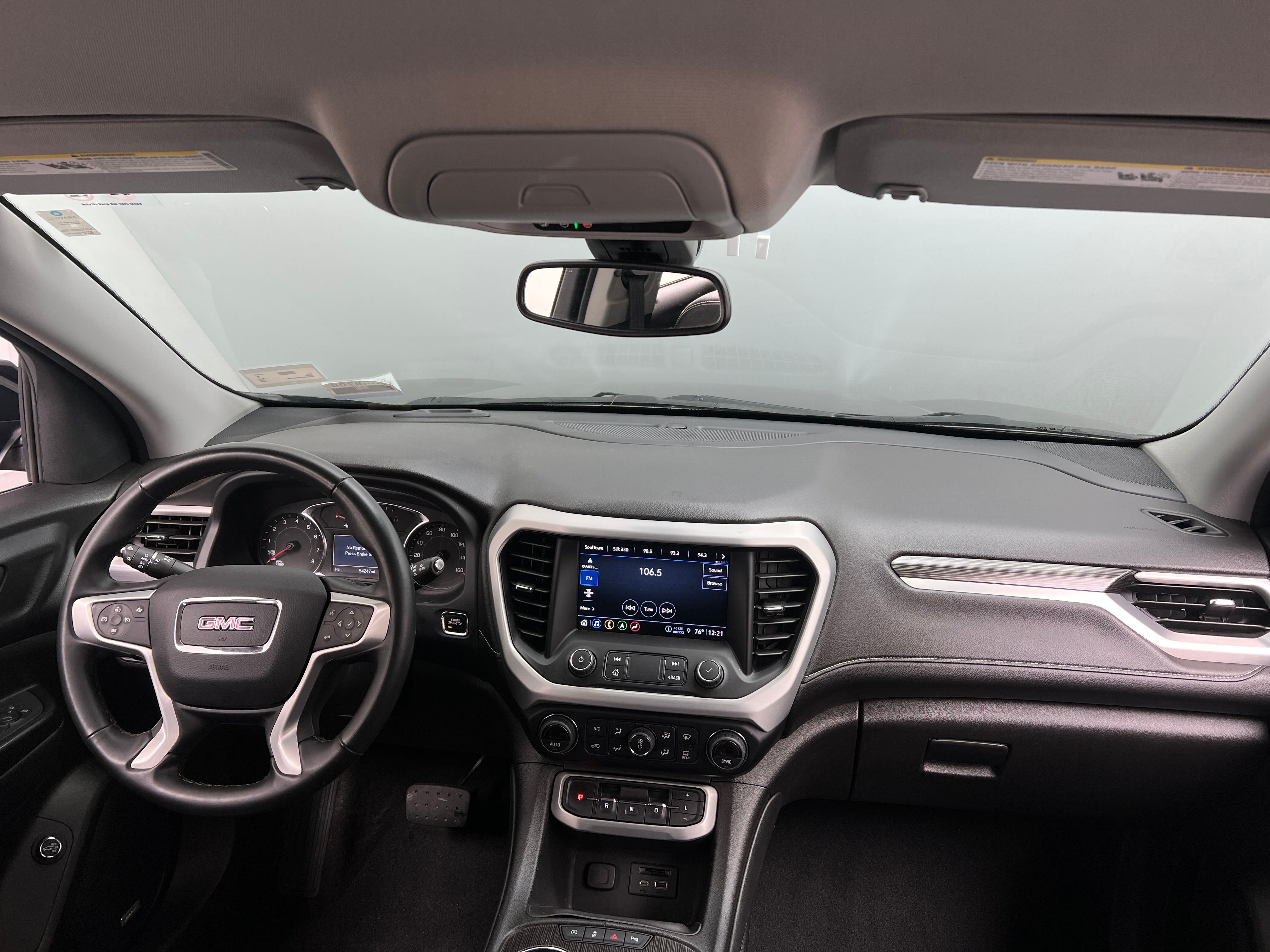 2023 GMC Acadia SLT 2
