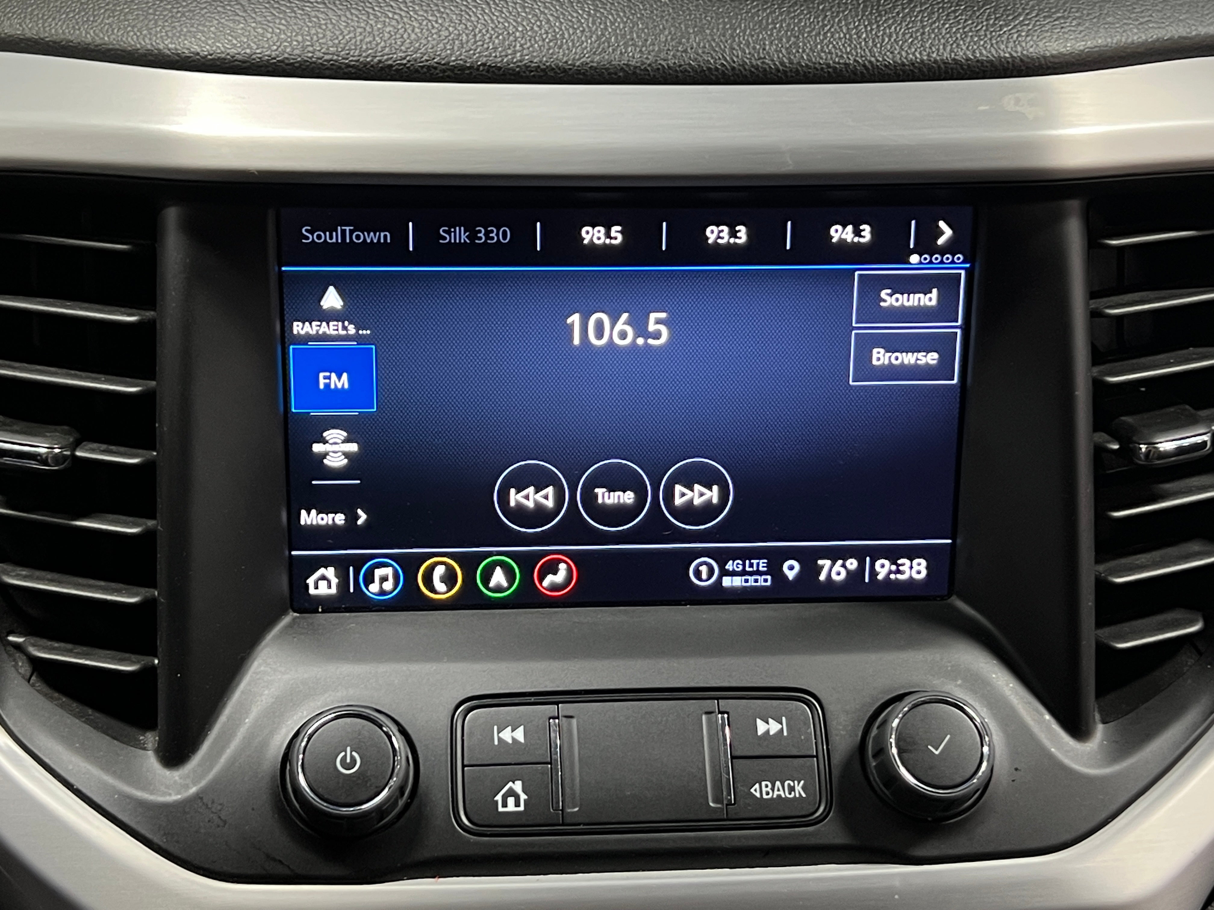2023 GMC Acadia SLT 3