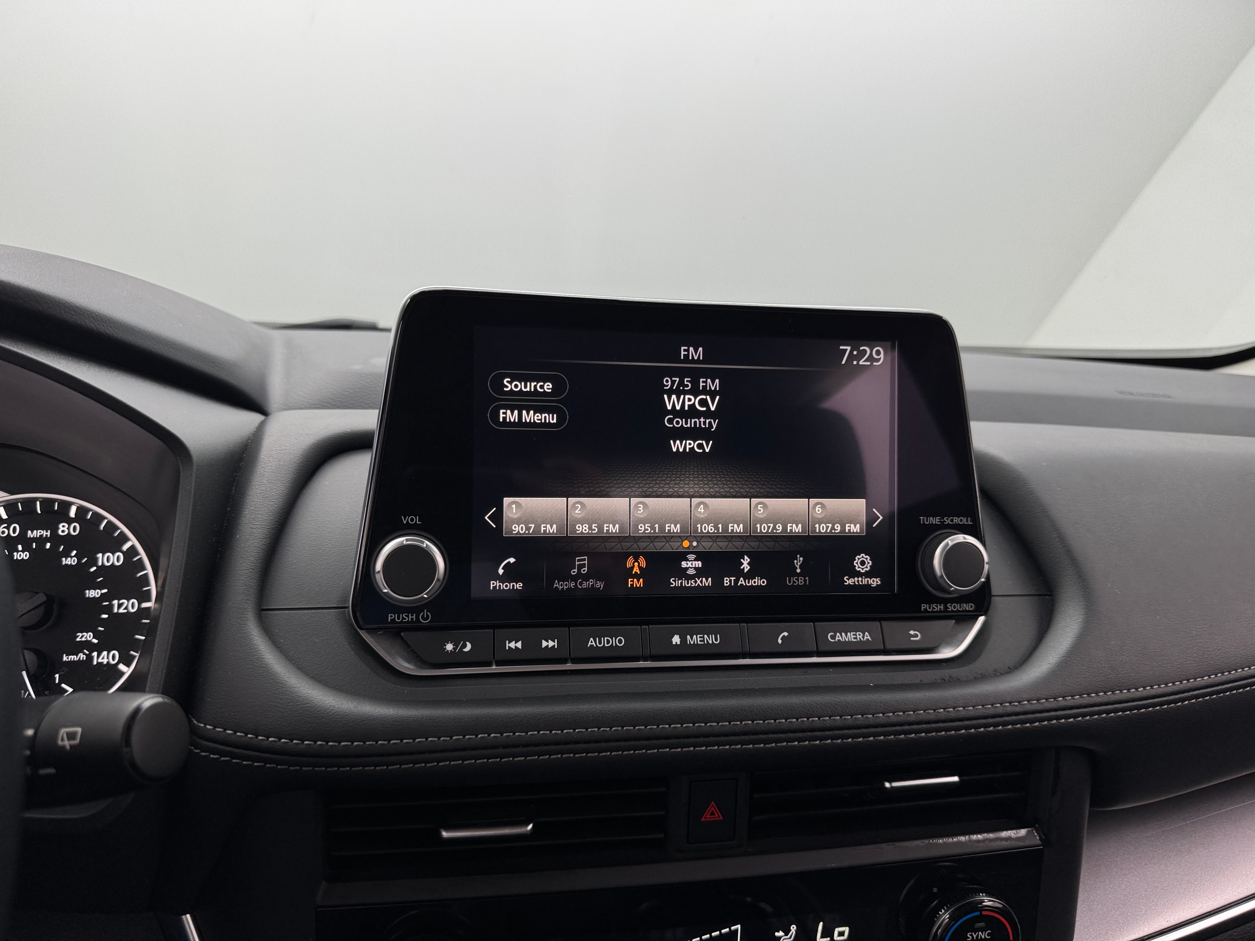 2024 Nissan Rogue SV 4